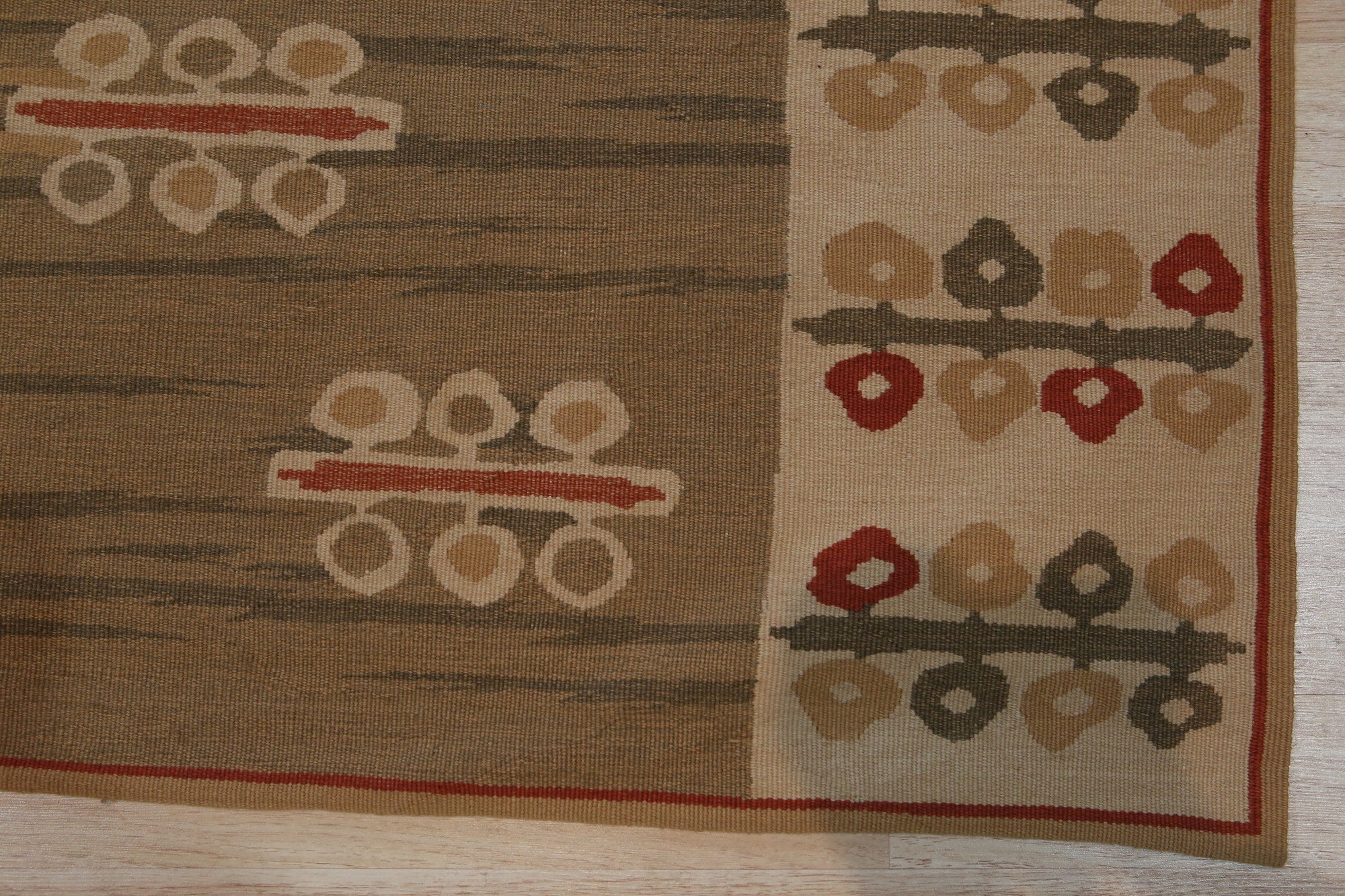 Graceful Para Green Flatweave Wool Rug, a soothing para green wool rug with a subtle flatweave texture, complementing a light and airy living space.