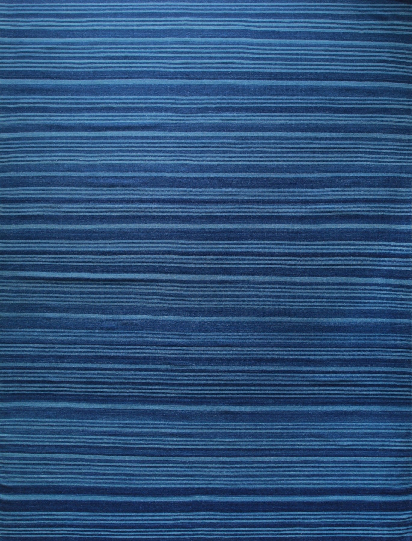 Isolated view of Para Penelope Blue Flatweave Wool Rug, showcasing its design.