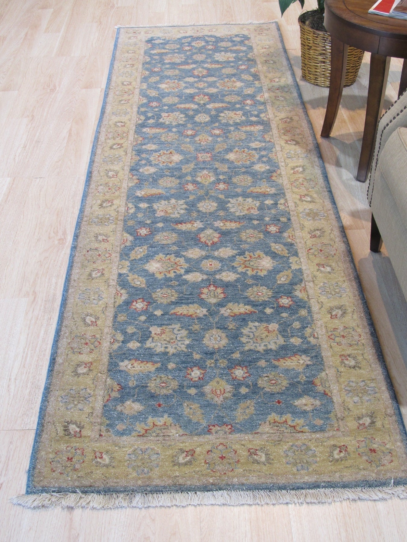 Agra Elegance Hand-Knotted Rug