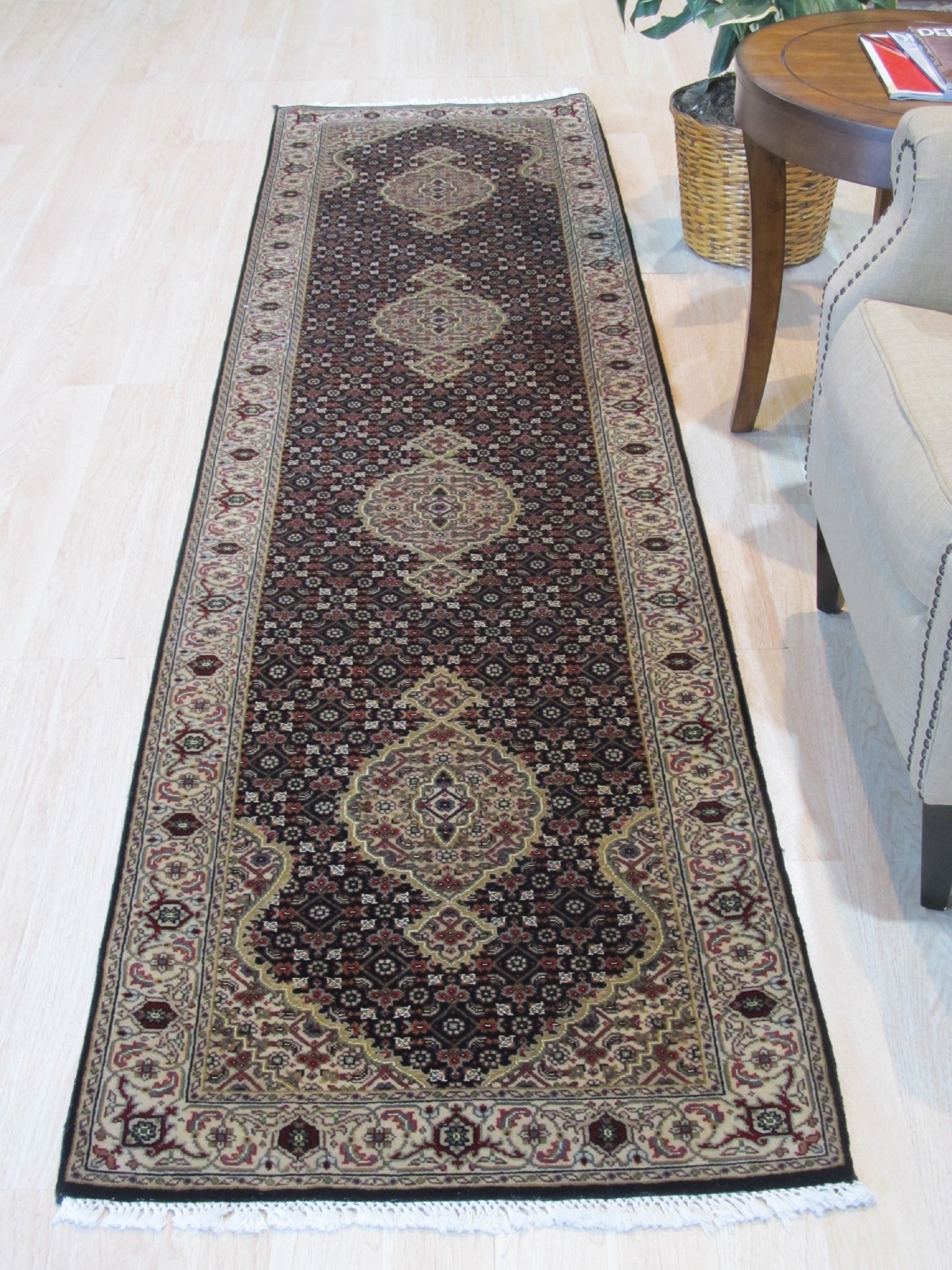 Middle-Eastern Elegance Black Wool Rug