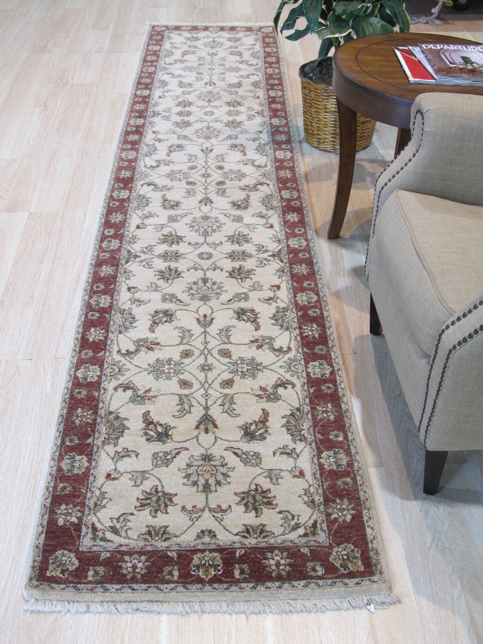 Ivory &amp; Red Hand Knotted Oriental Agra Rug