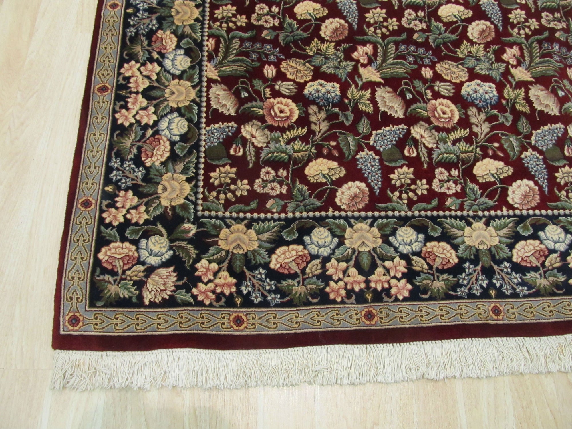 Luxurious Red Pak-Middle-Eastern Traditional Handmade Wool Rug