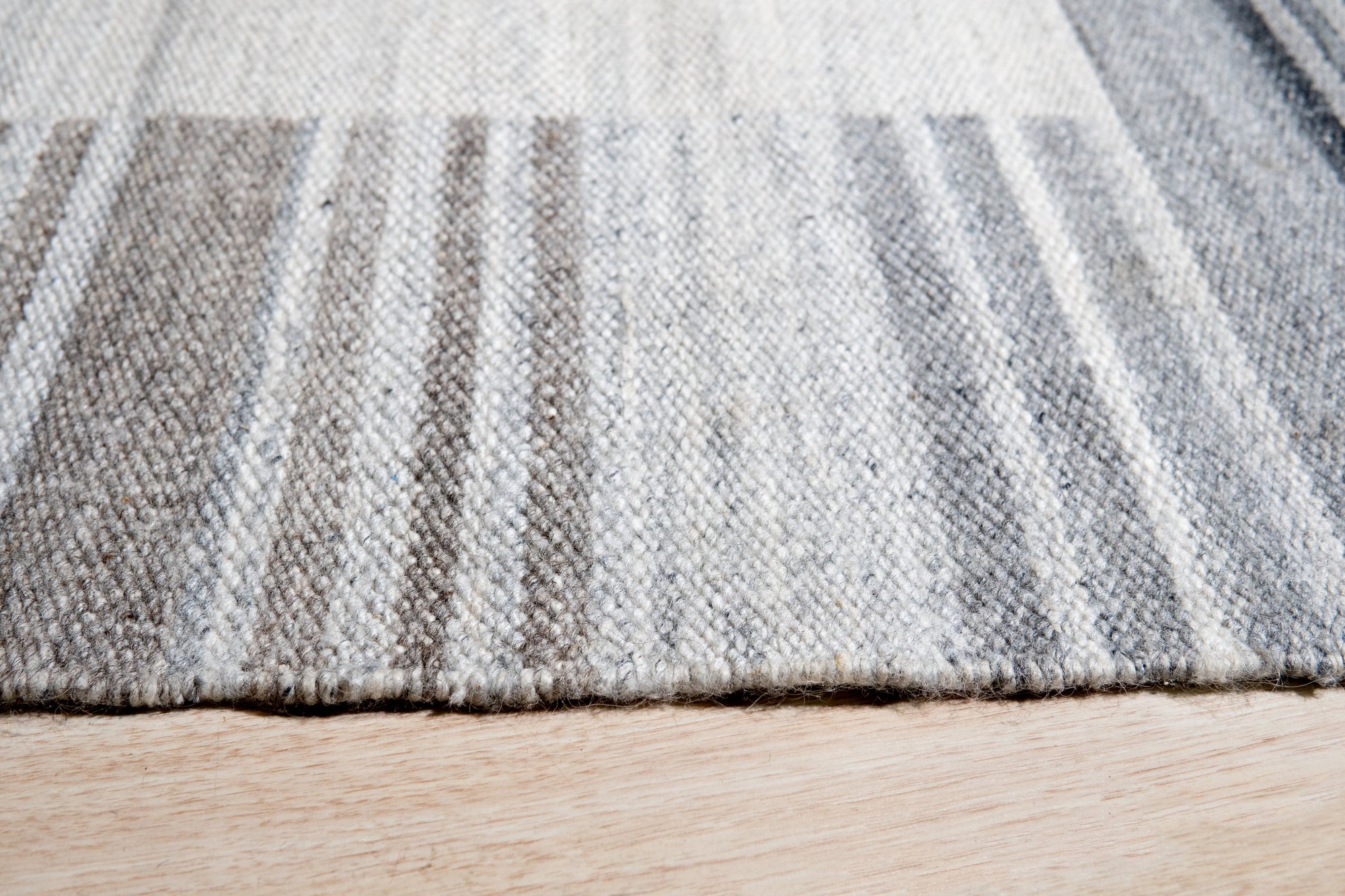 Reversible Urban Charm Handmade Wool and Viscose Durry Rug