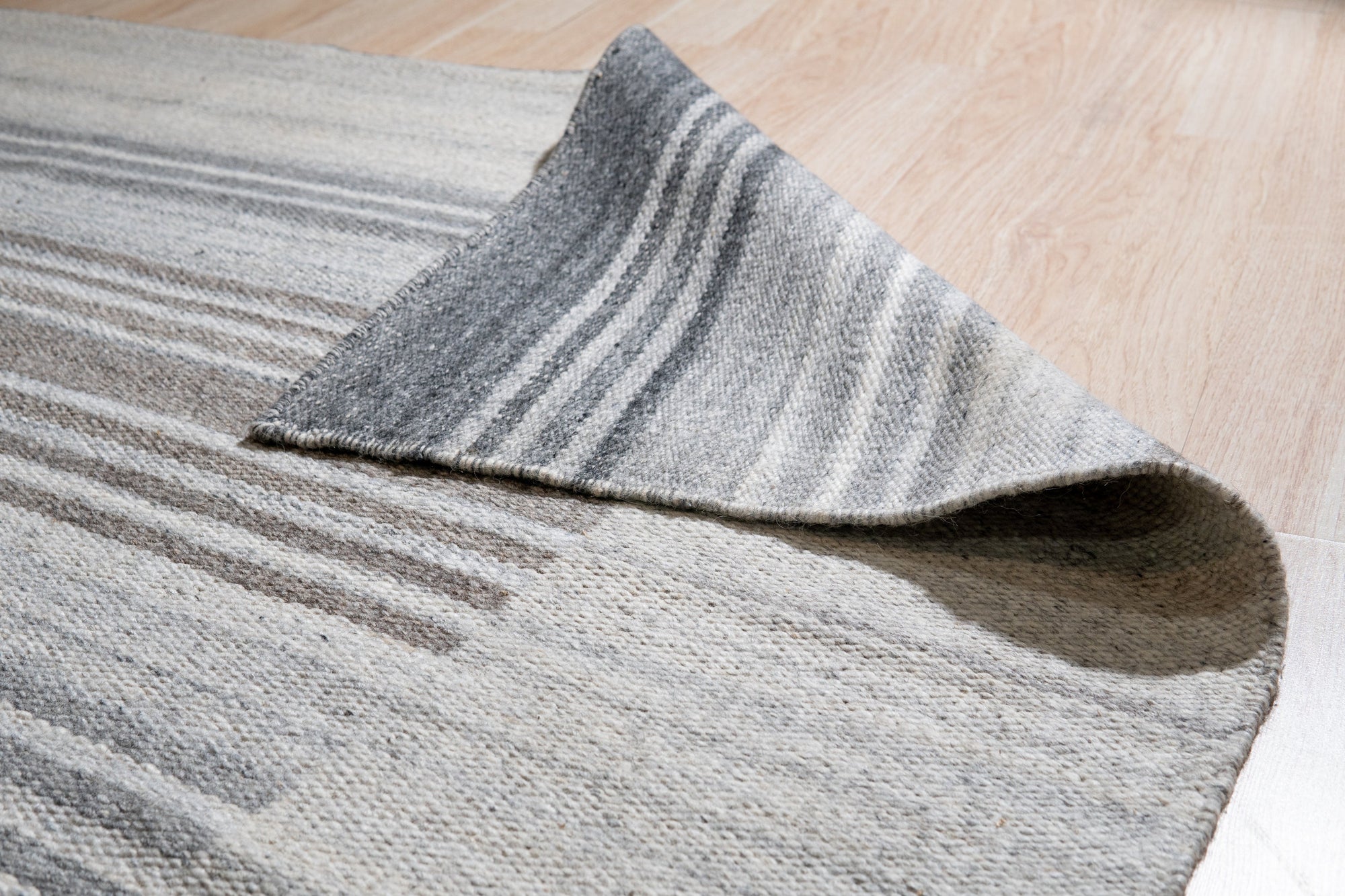 Reversible Urban Charm Handmade Wool and Viscose Durry Rug