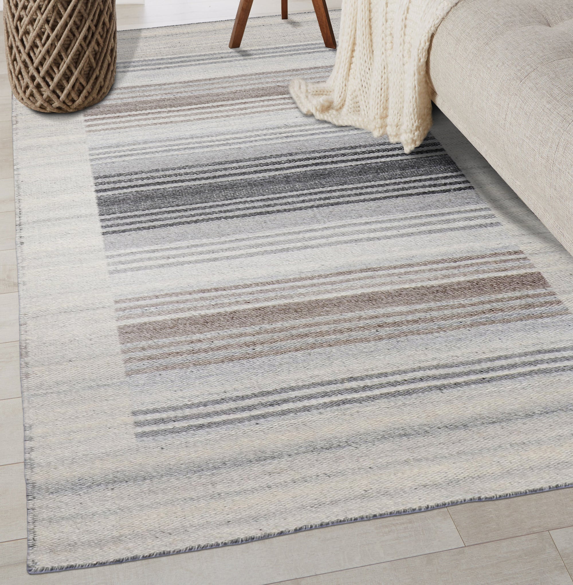 Classic Artistic Gray Flatweave Wool &amp; Viscose Rug