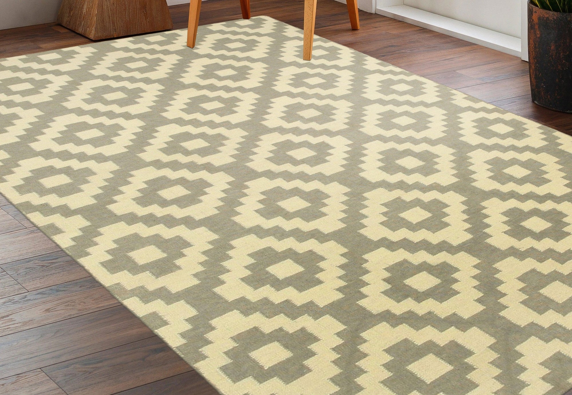 Geometric Echo Hand-Tufted Wool Rug