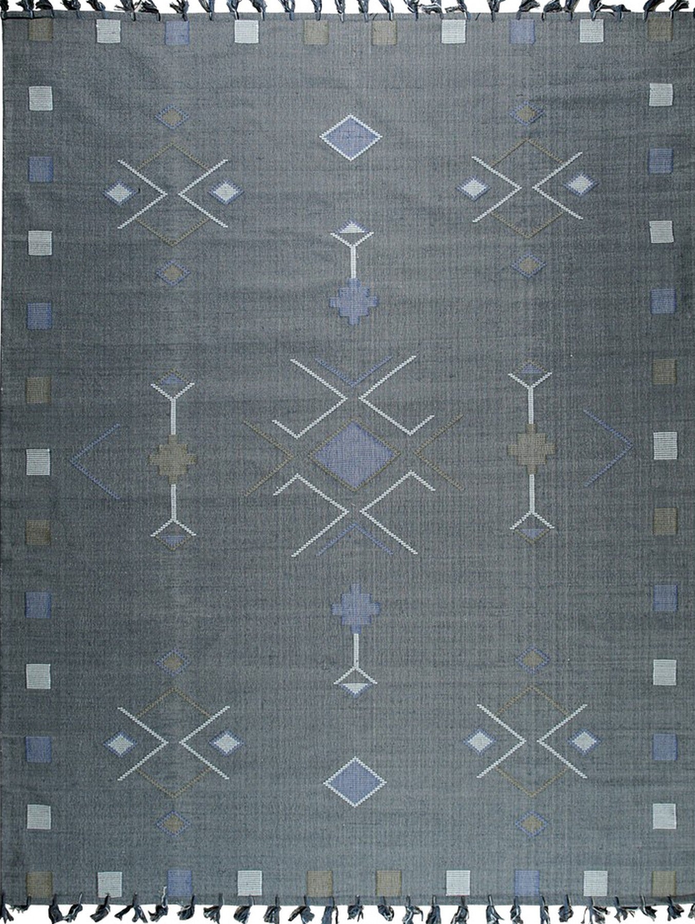 Isolated view of Sleek Inviting Gray Flatweave Rug, showcasing its design.