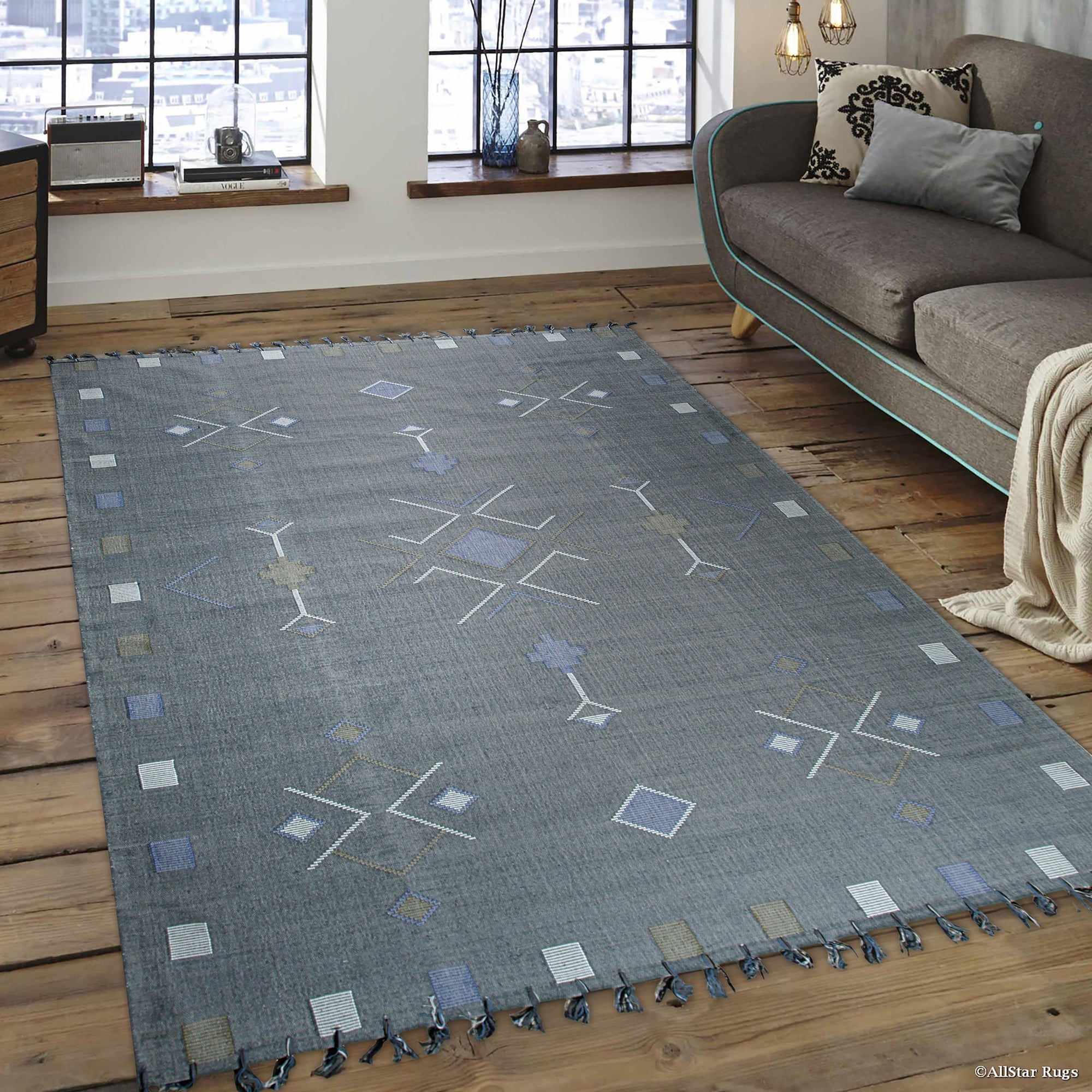 Sleek Inviting Gray Flatweave Rug