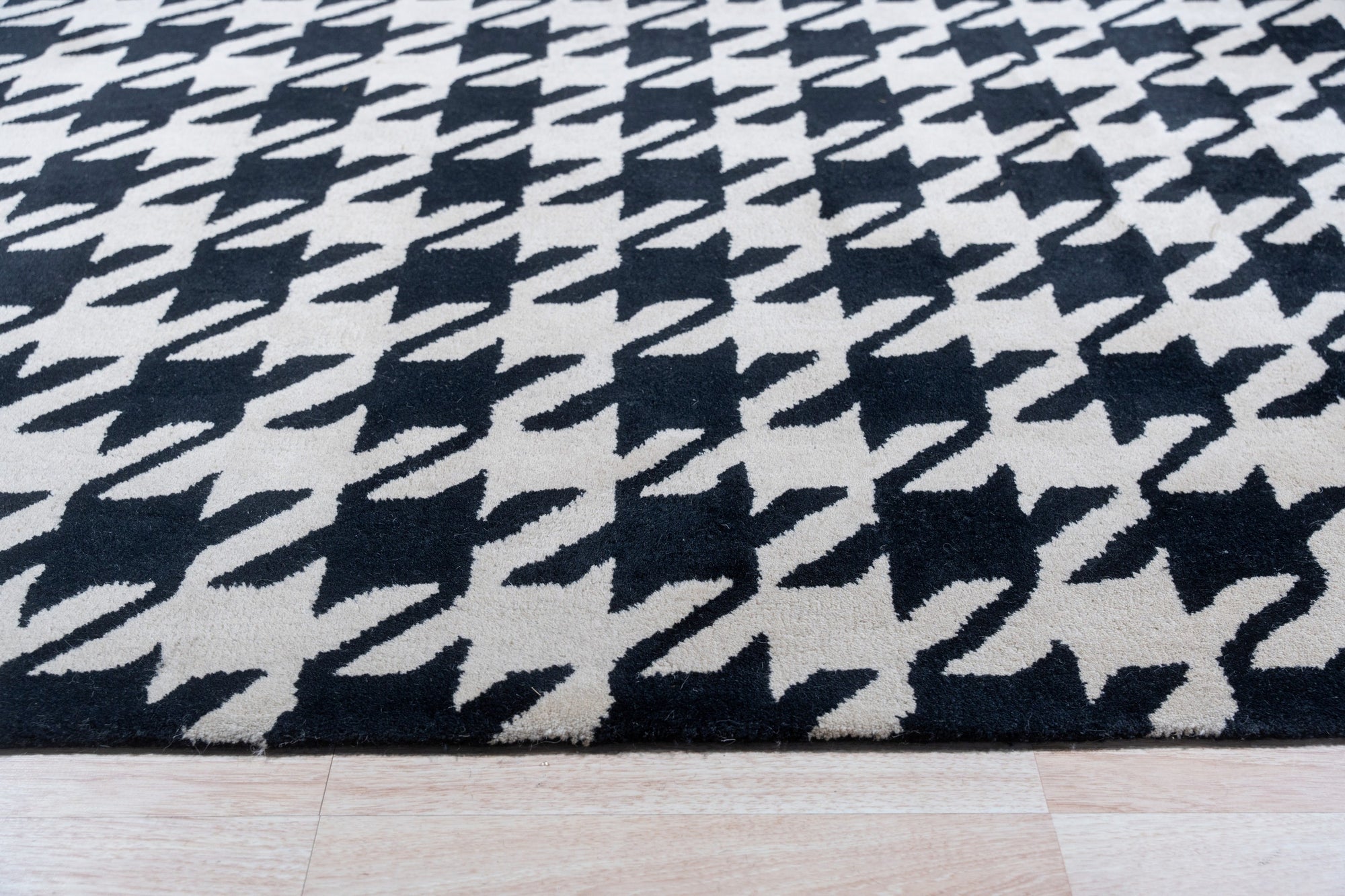 Monochrome Echo Wool Rug