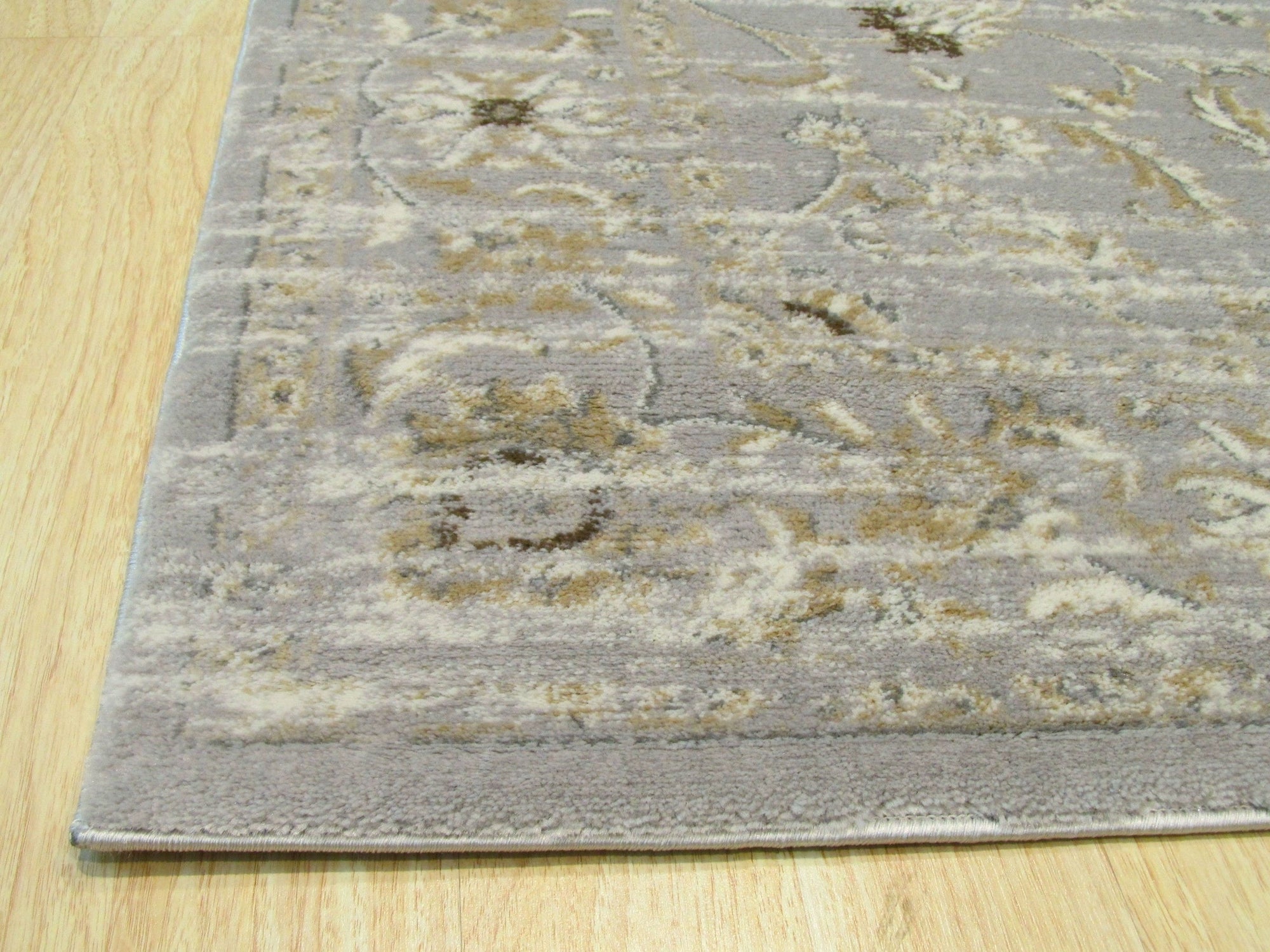 Elegant Floral Scroll Machine-Made Rug