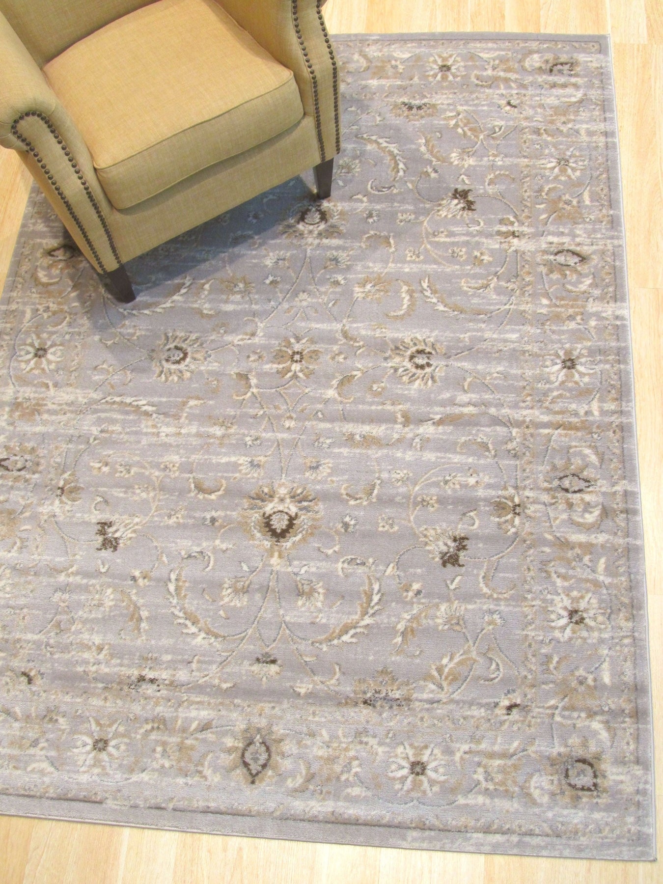 Elegant Floral Scroll Machine-Made Rug