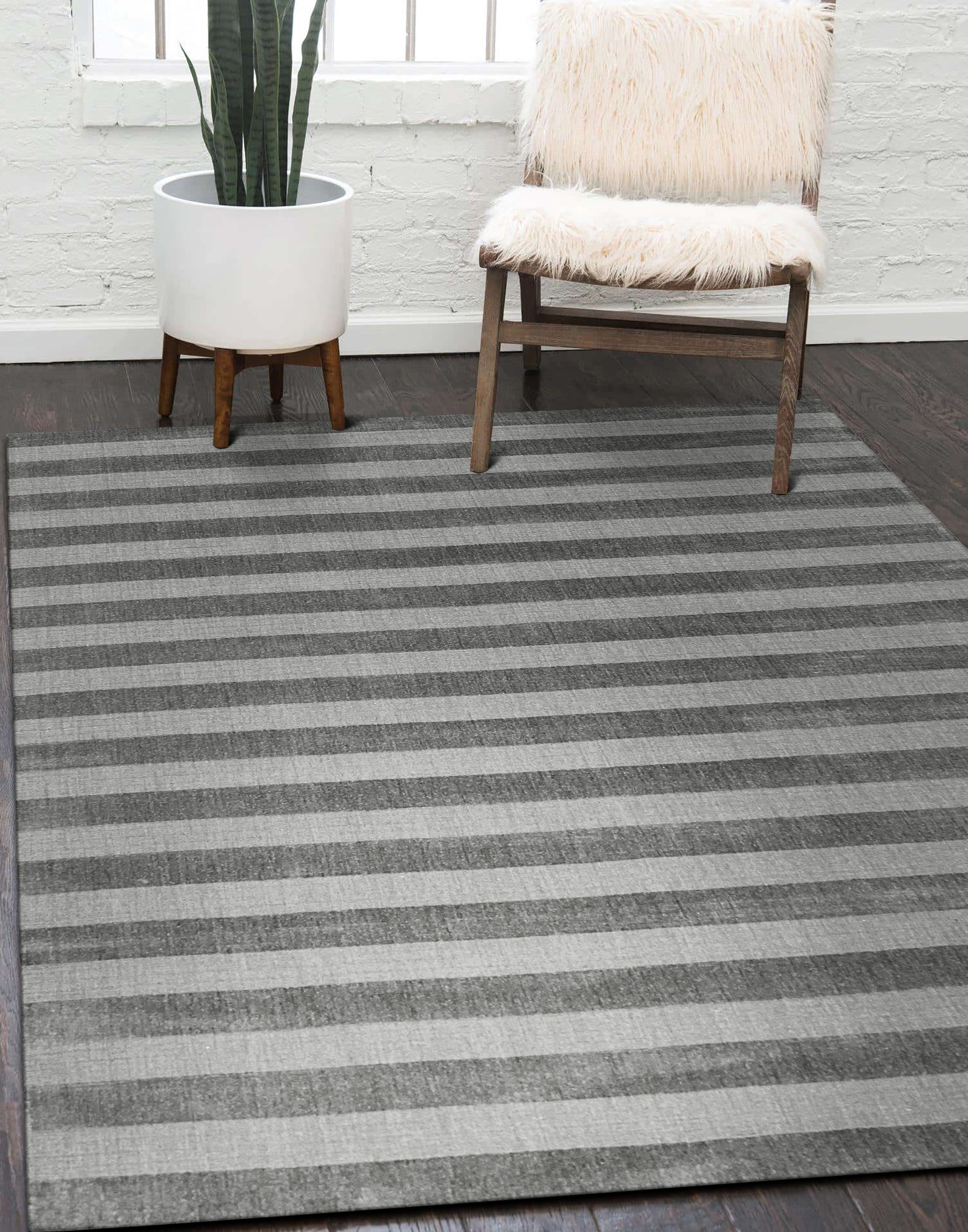 Yara Alluring Gray Handmade Wool Rug