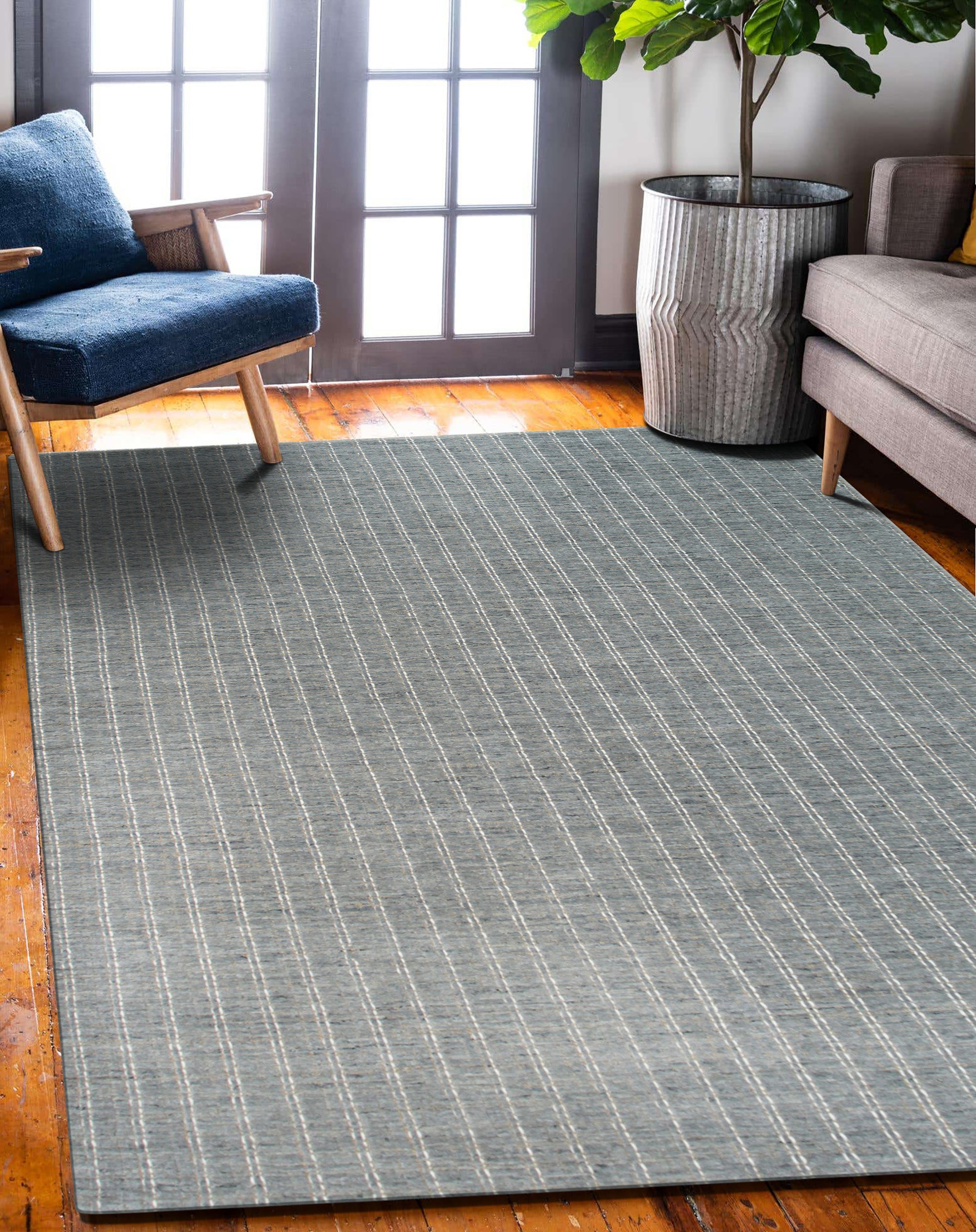 Delicate Giselle Gray Handmade Wool Rug