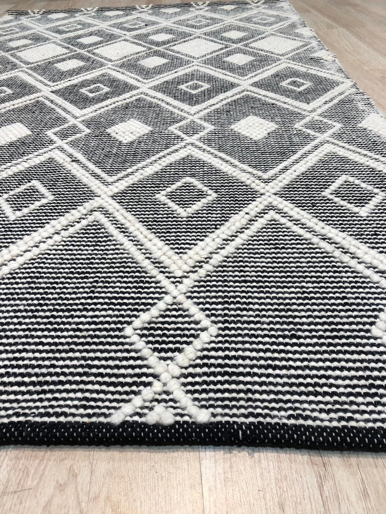 Diamond Pattern Black and Ivory Kilim Rug