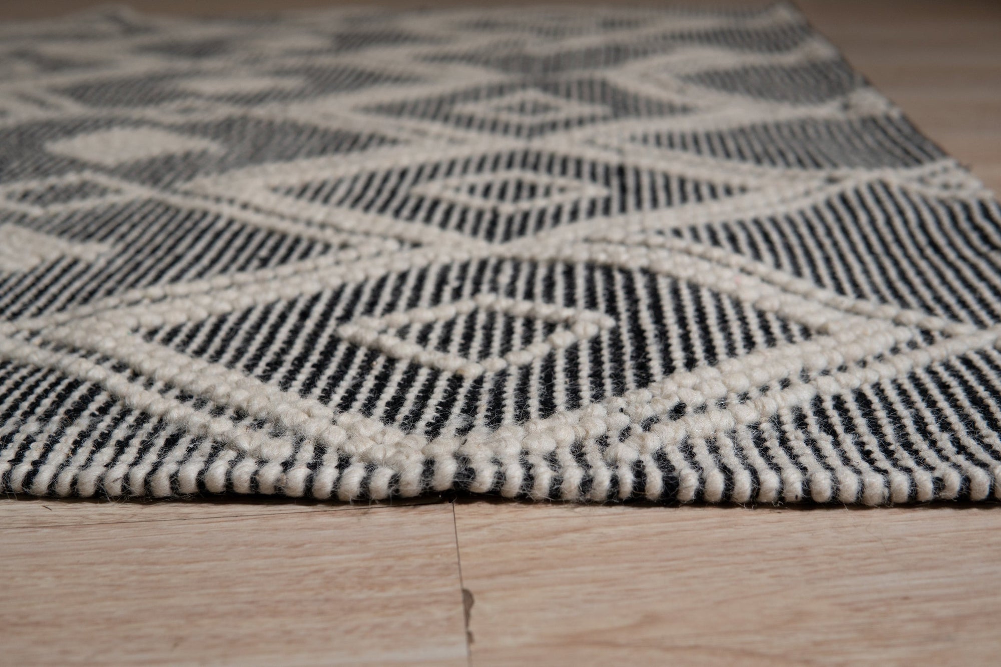 Diamond Pattern Black and Ivory Kilim Rug