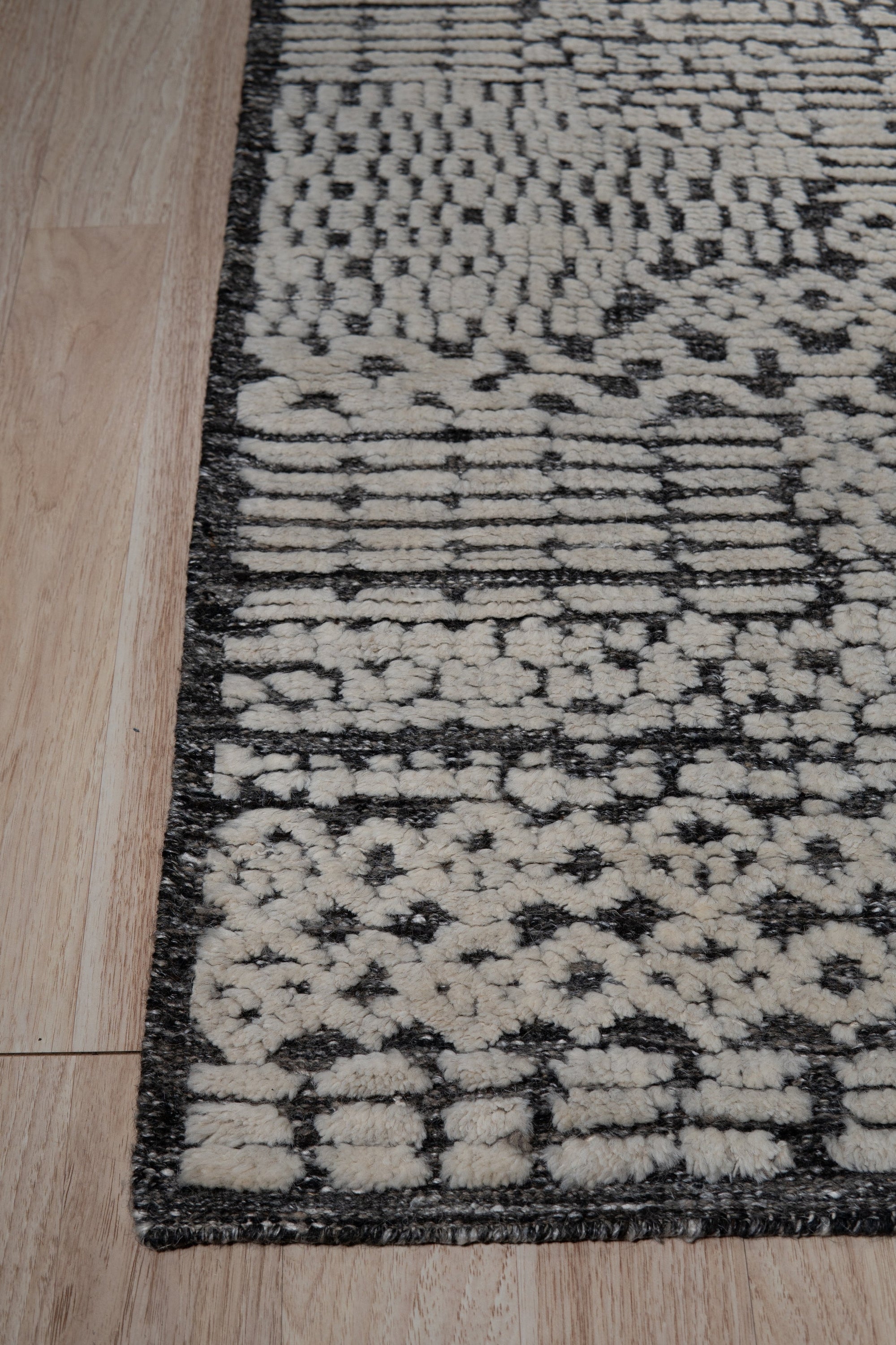 Ivory Heights Hand-Knotted Geometric Wool Rug