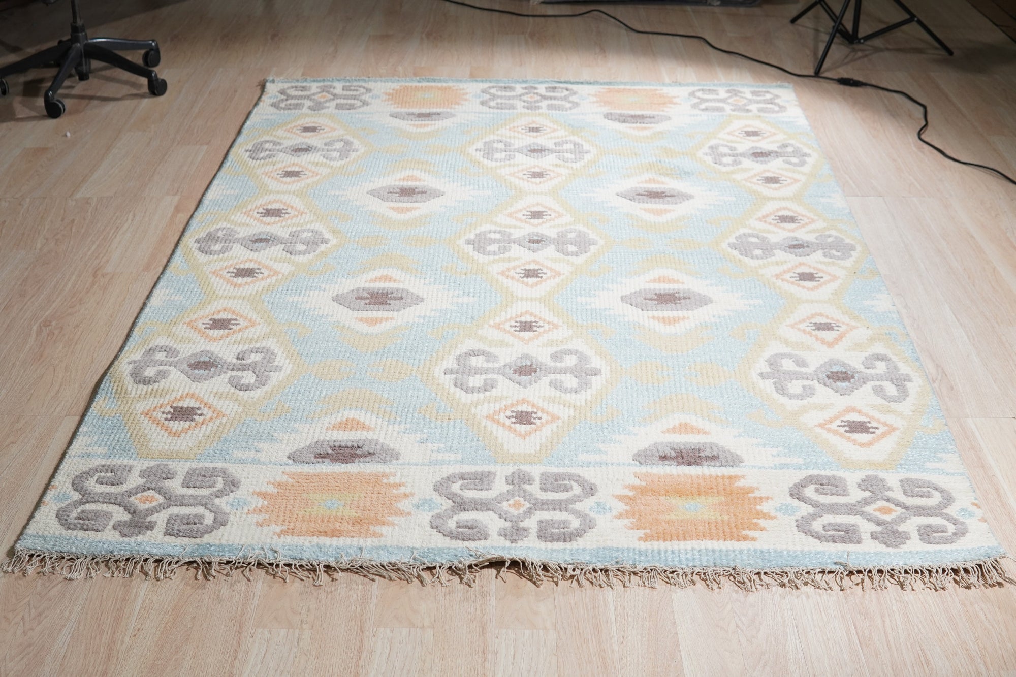 Serene Khotan Traditional Handmade Wool Floral Rug