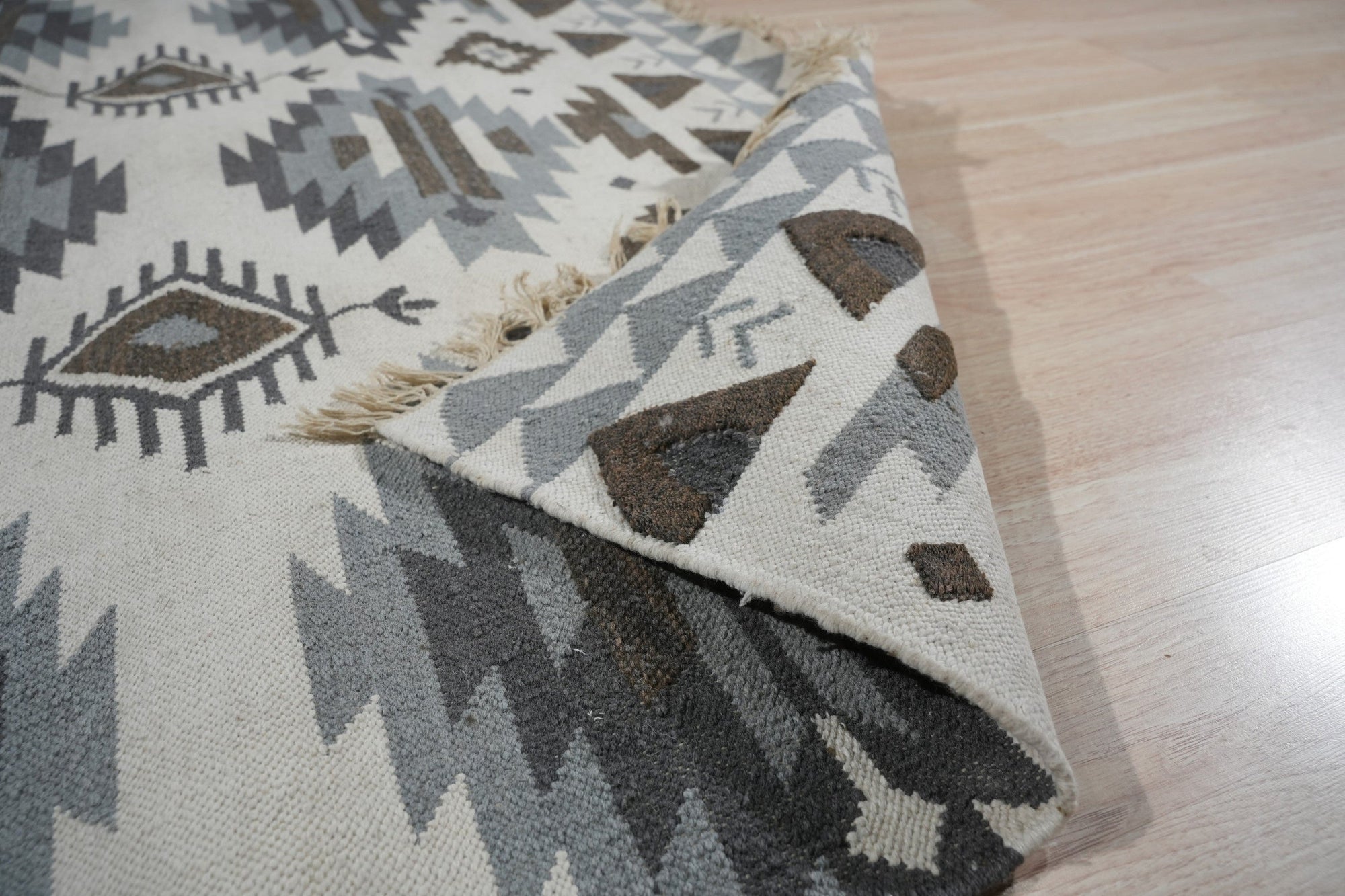 Reversible Ivory Geometric Handmade Kilim Rug