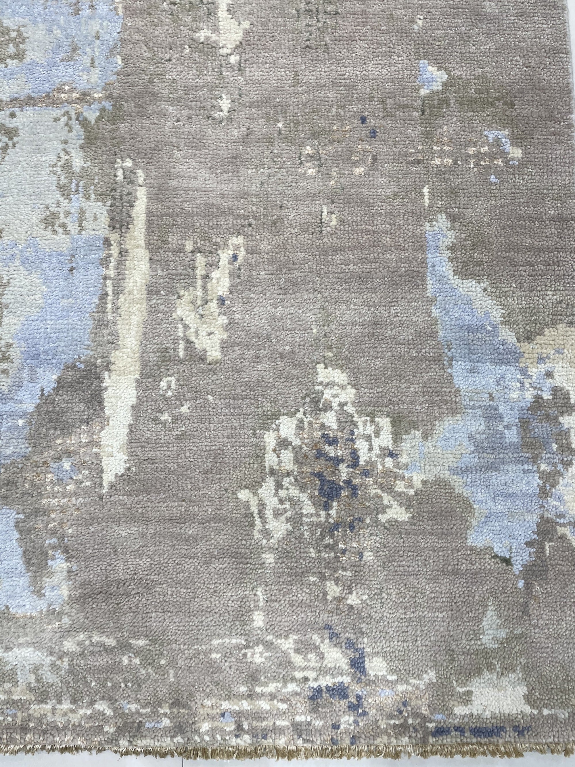 Kira Rhea Gray Hand Knotted Wool Rug