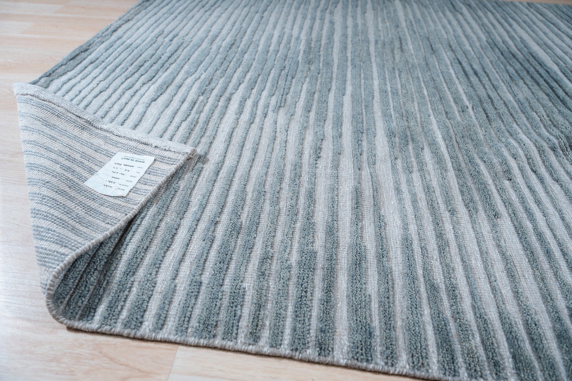 Elegant Gray Transitional Handmade Wool Artisan Rug