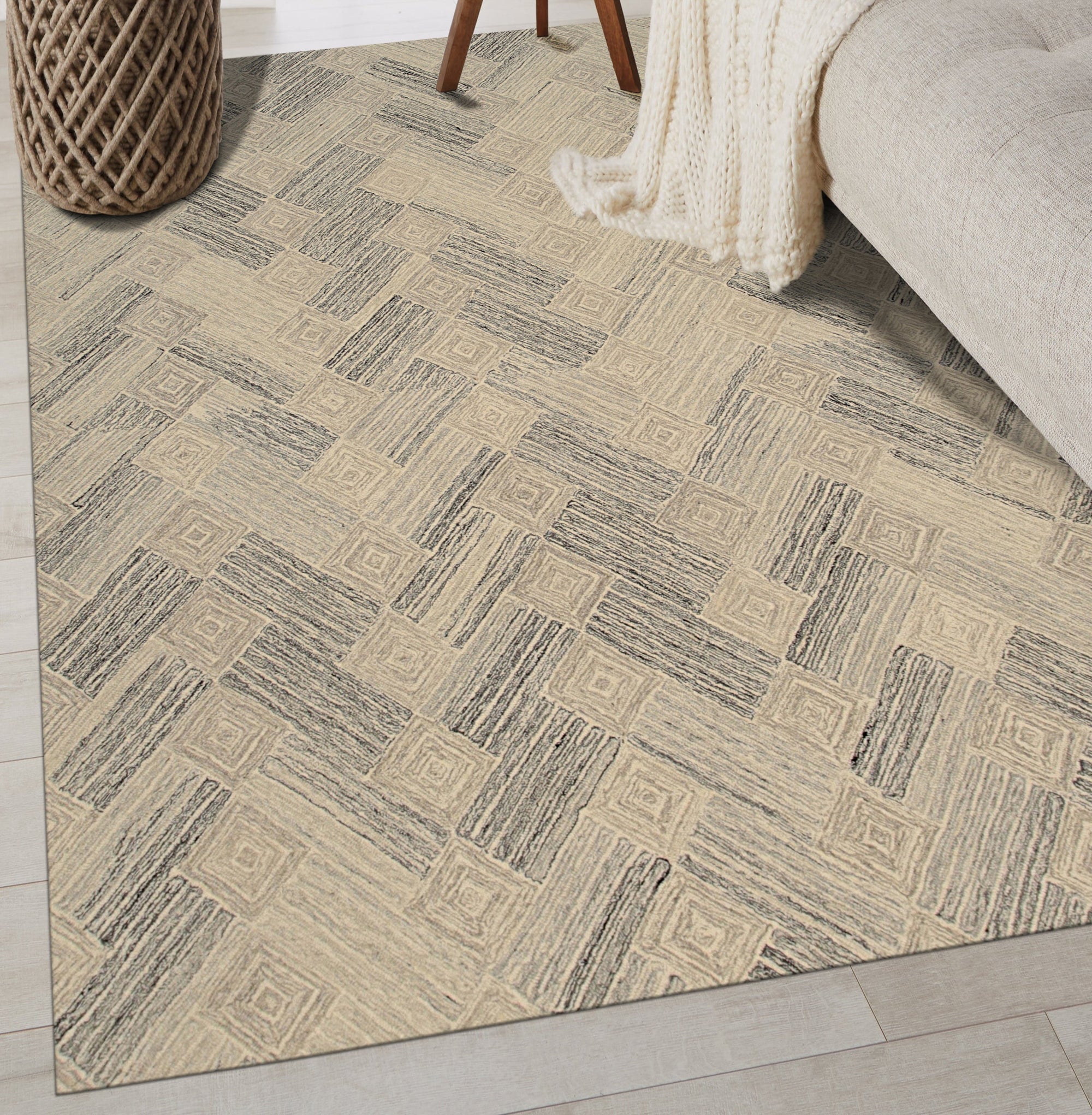 Gray Mosaic Path Hand-Tufted Wool Rug