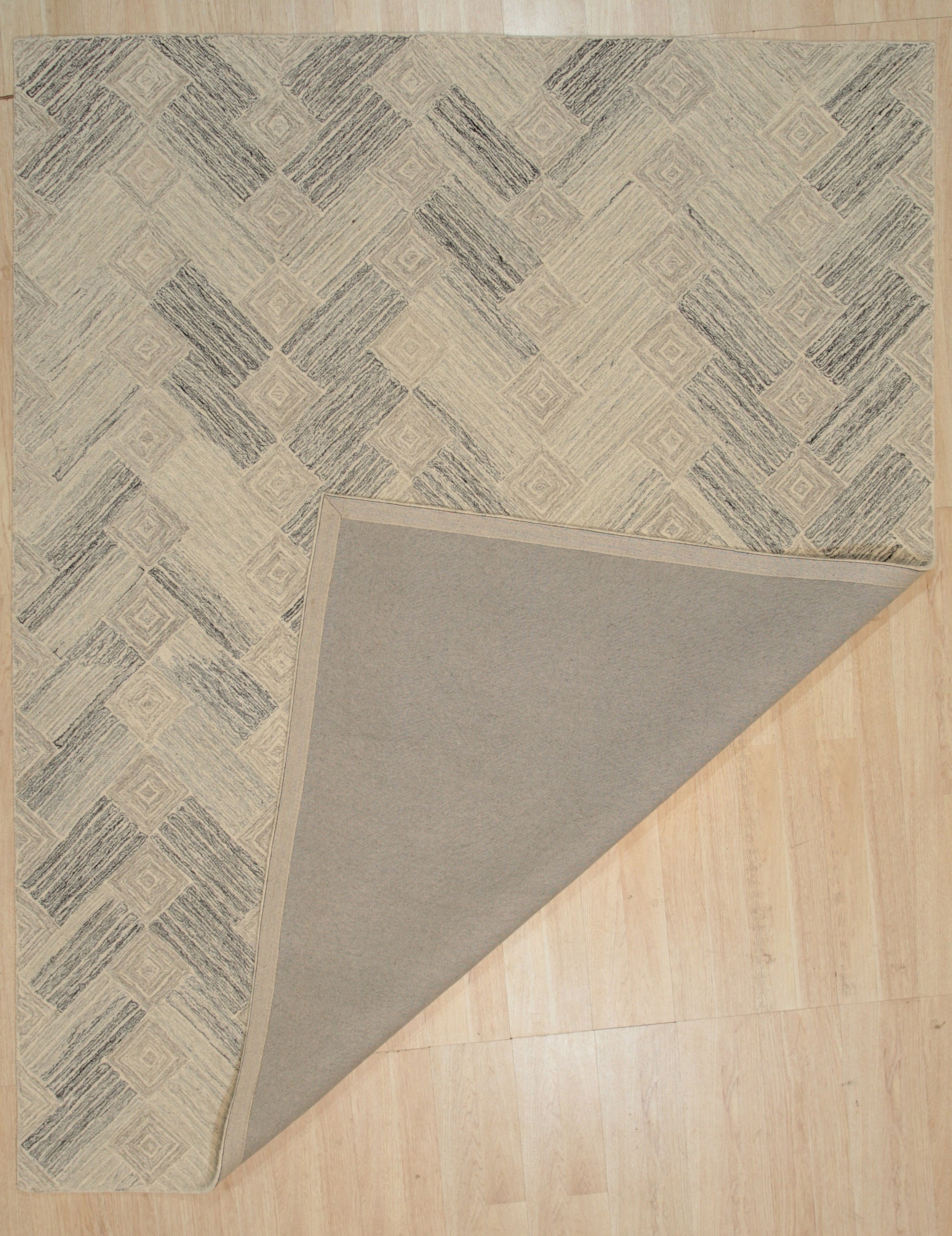 Gray Mosaic Path Hand-Tufted Wool Rug