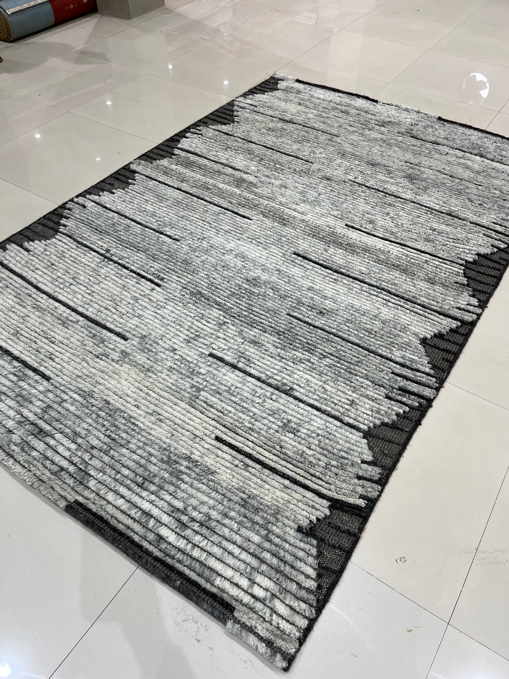 Graceful Modern Harmony Rug