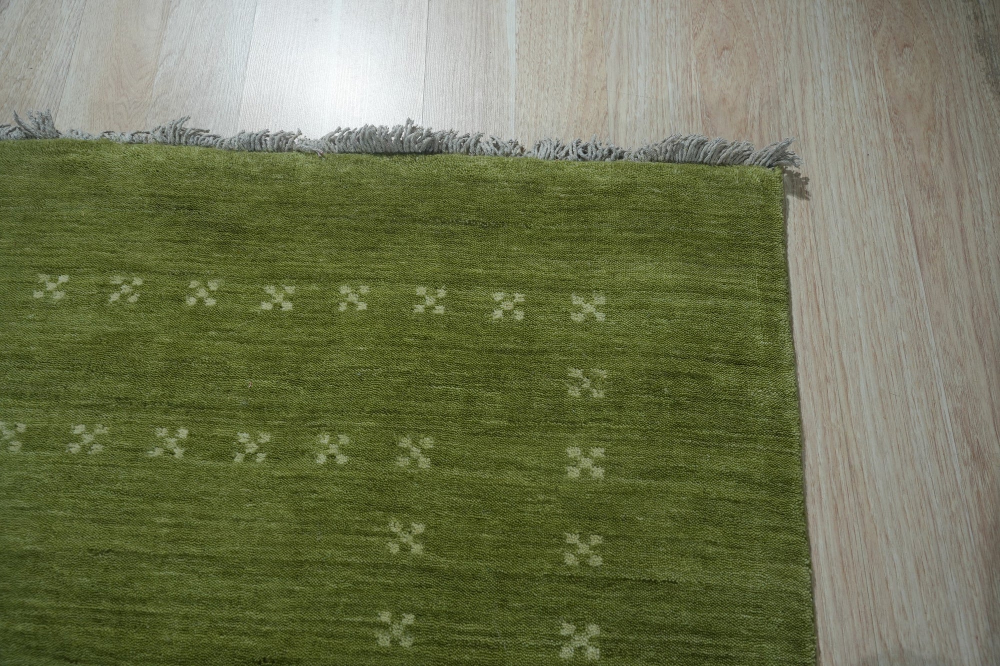 Jasmine Alluring Olive Handmade Wool Rug