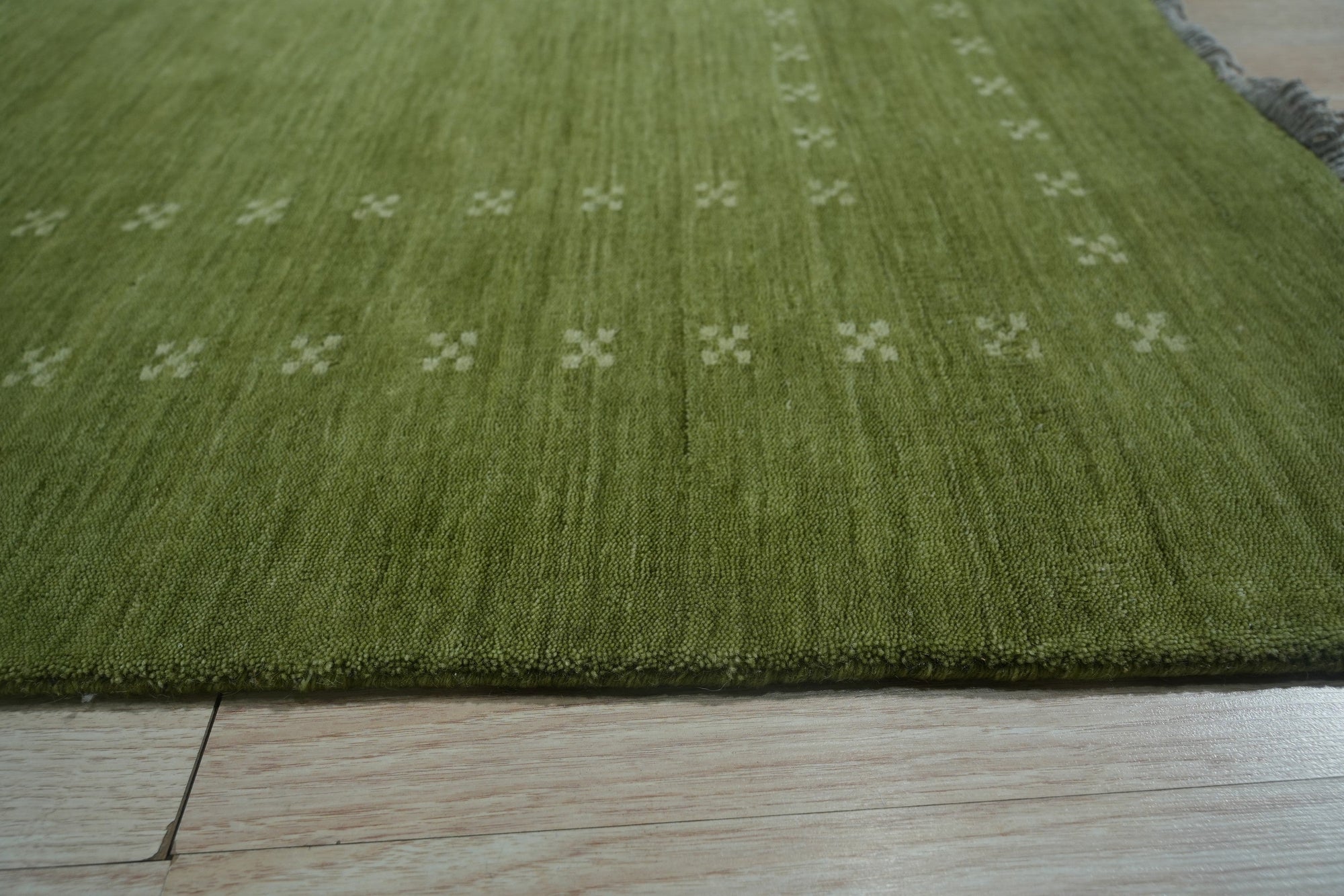 Jasmine Alluring Olive Handmade Wool Rug