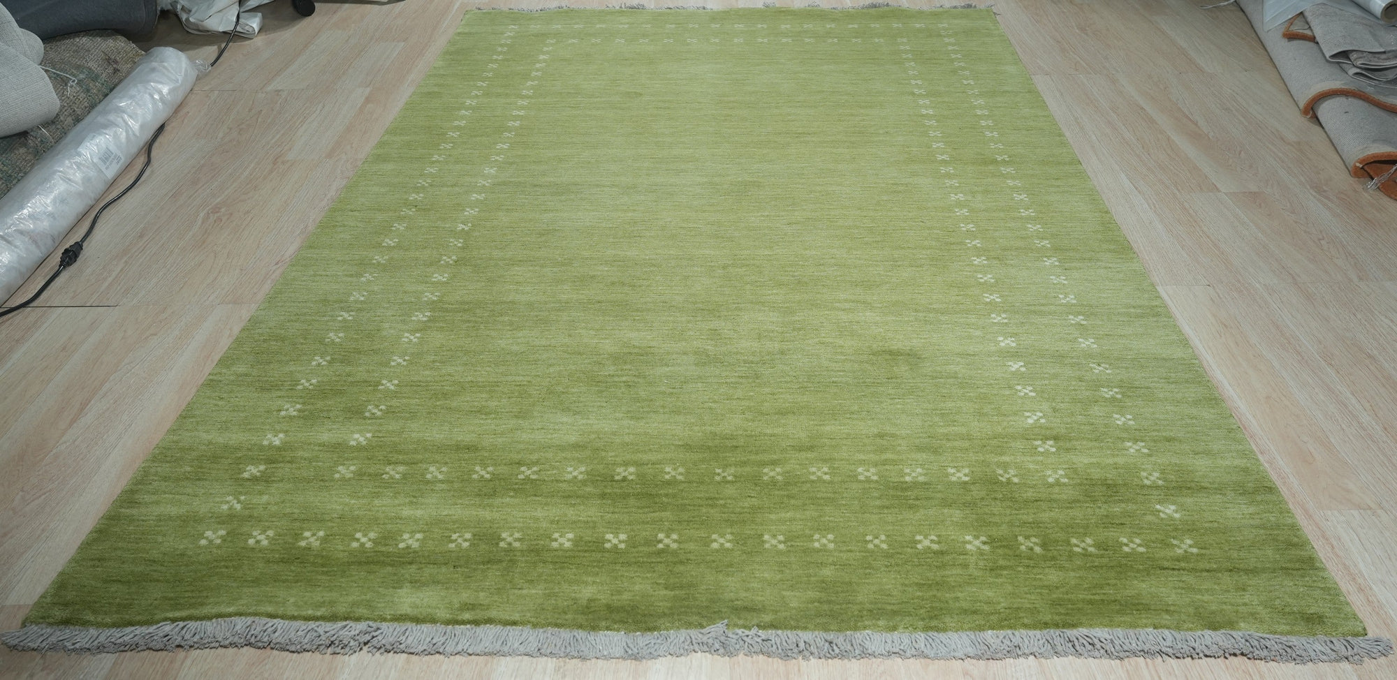 Jasmine Alluring Olive Handmade Wool Rug