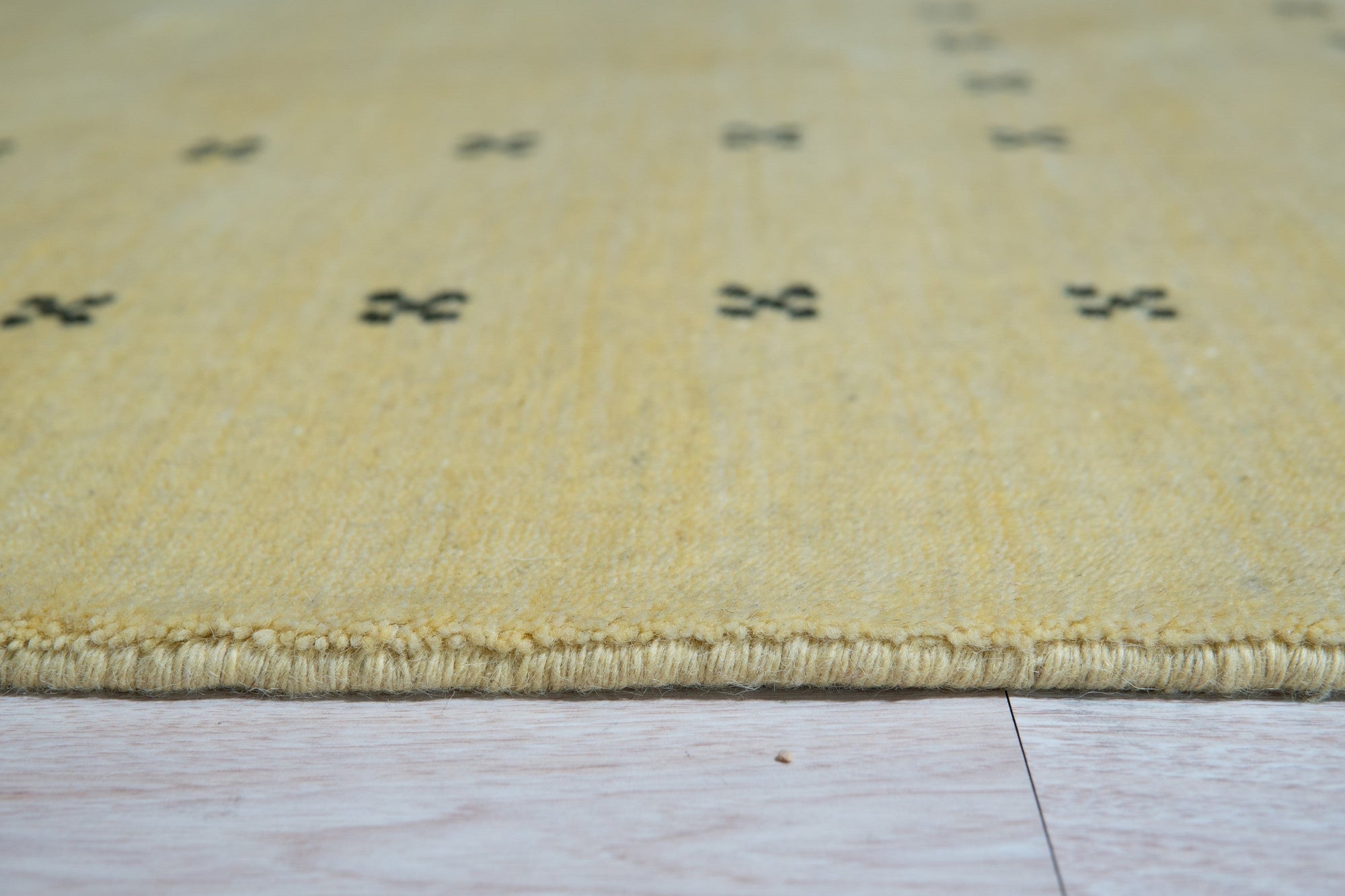 Jasmine Alluring Yellow Handmade Wool Rug