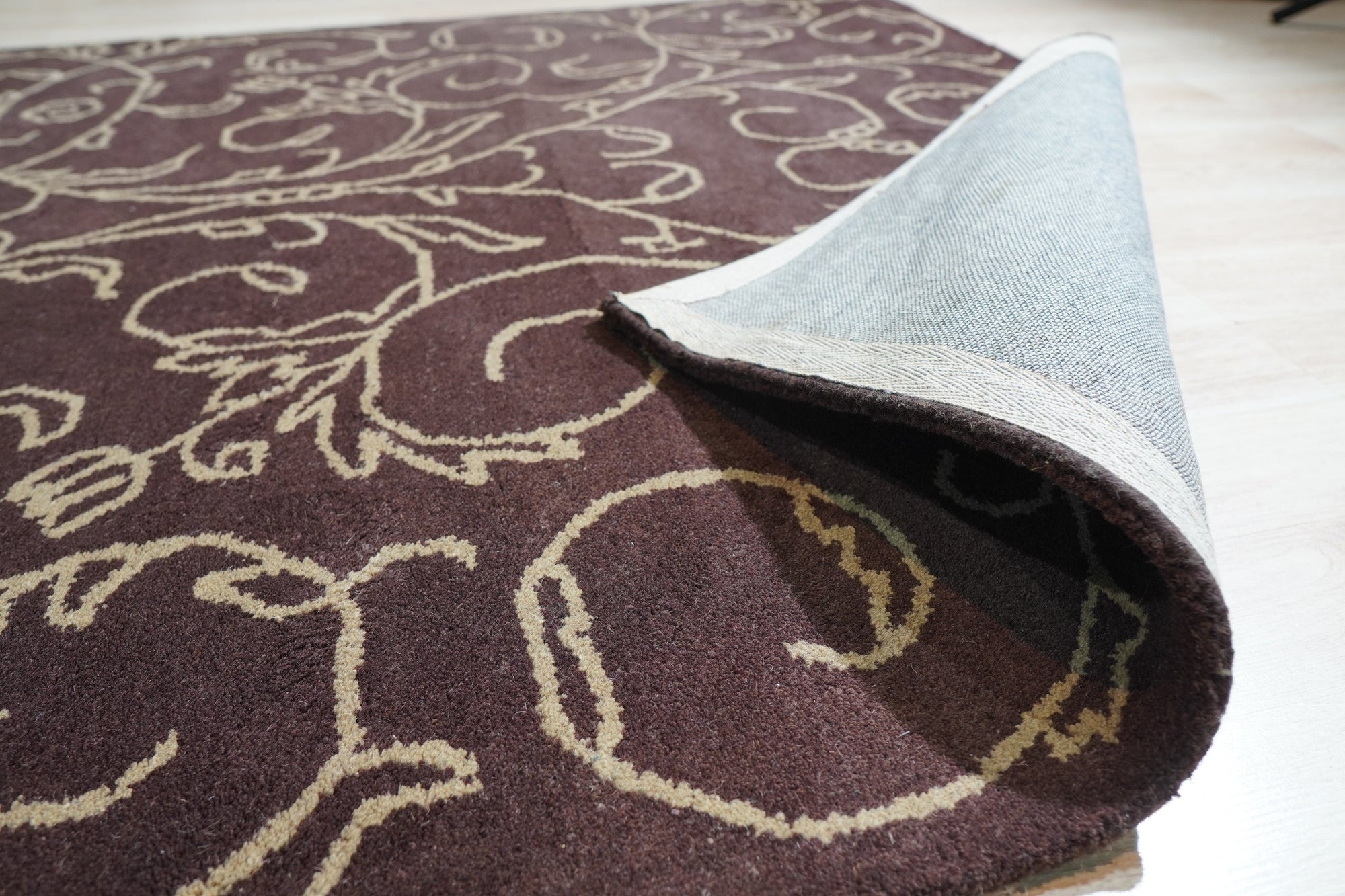 Midnight Scroll Hand-Tufted Wool Rug