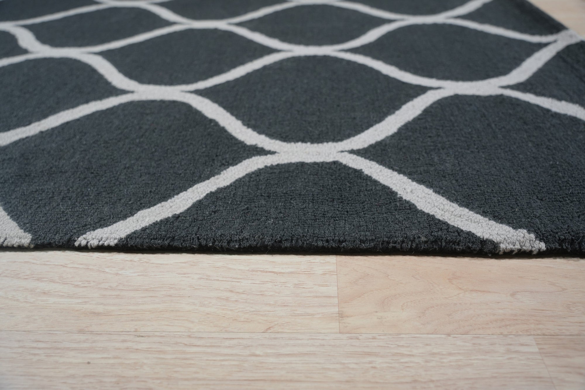 Black Artisan Lattice Hand-Tufted Wool Rug