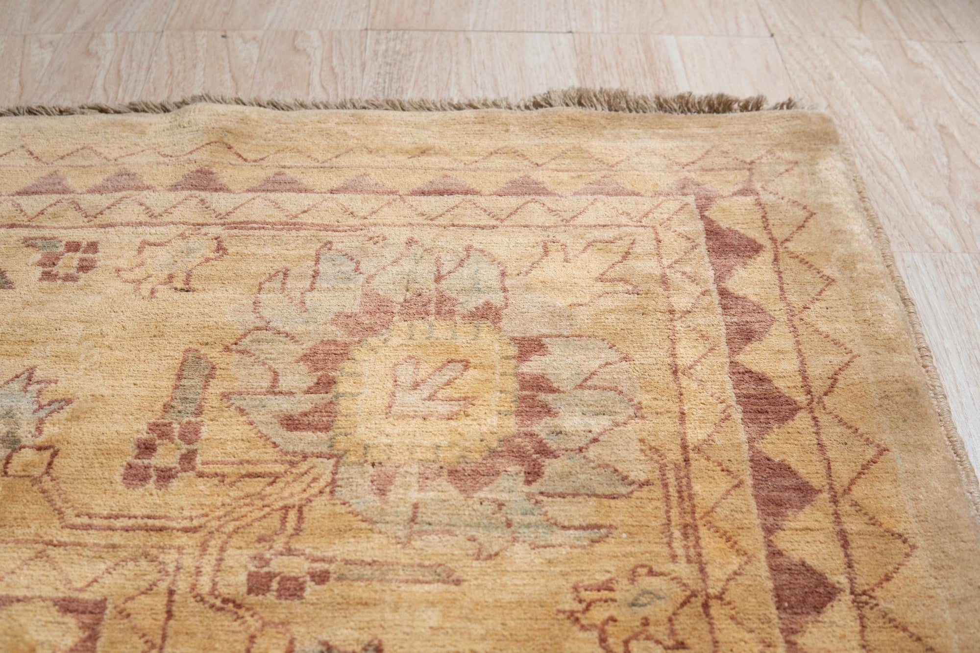 Sultanabad Beige Wool Rug