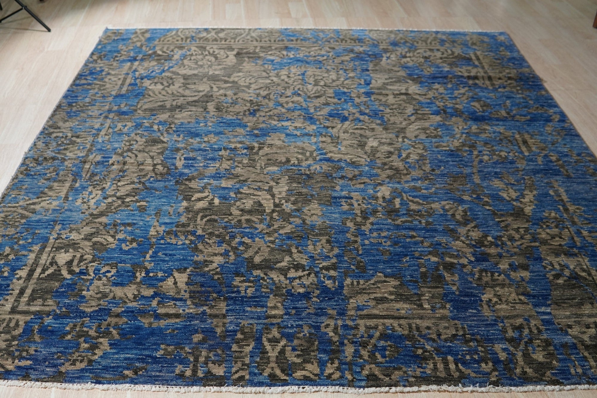 Modern Blossom Handmade Wool &amp; Bamboo Silk Rug - EORC Home