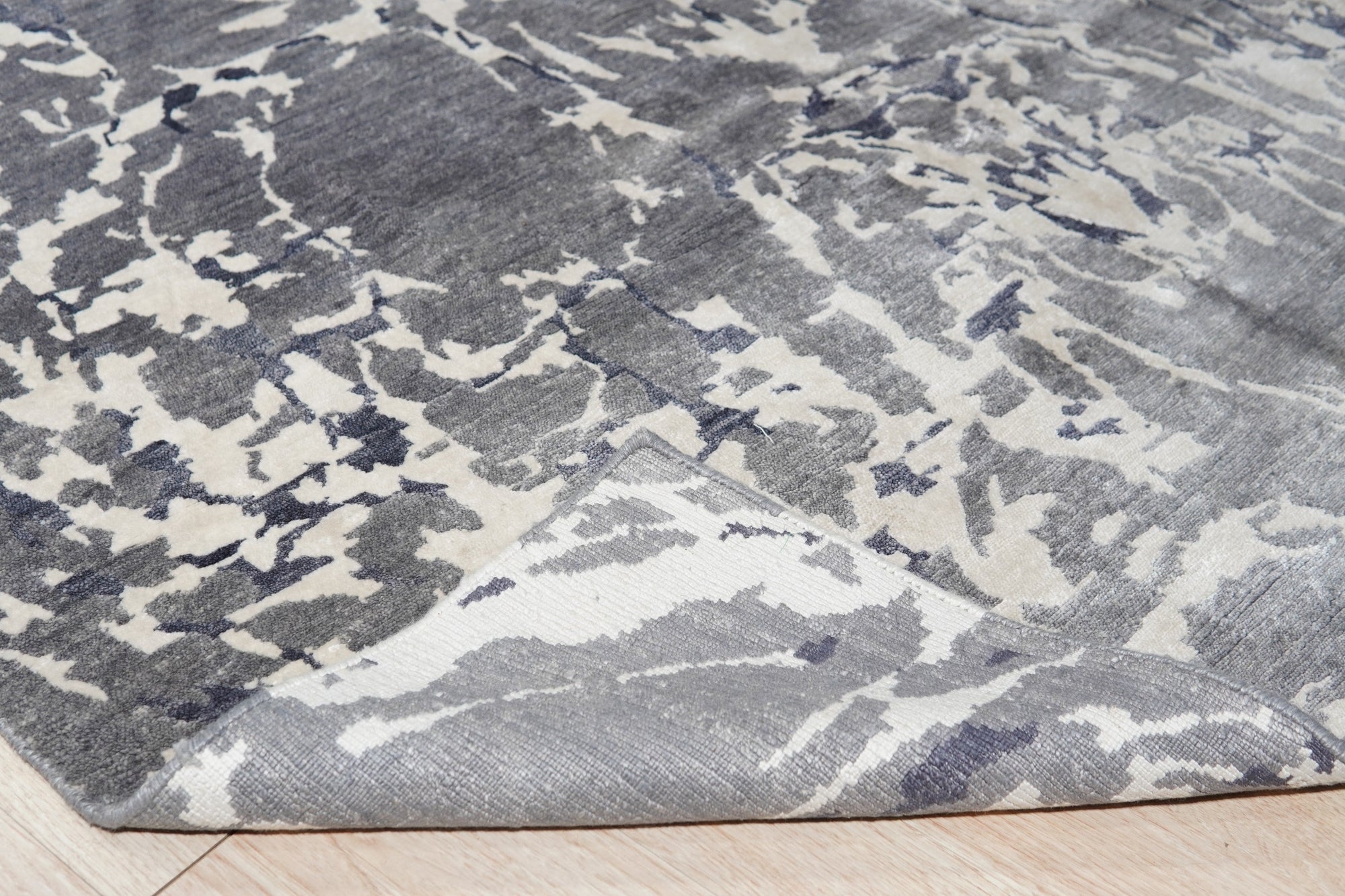 Durable and Stylish Hand-Knotted Wool &amp; Bamboo Silk Gray Modern Floral Modern Classic Rectangular Area Rugs
