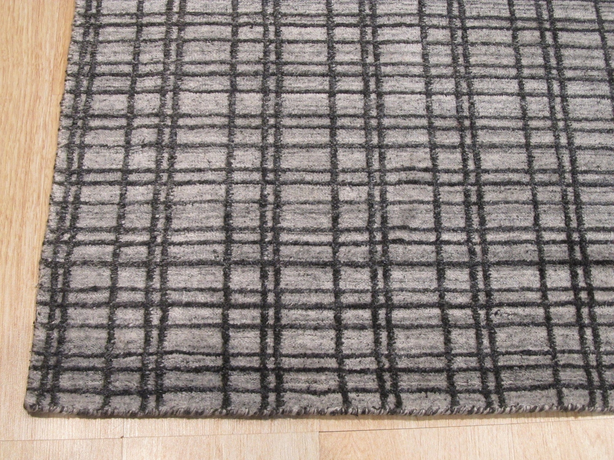 Silver Grid Hand-Tufted Bamboo Silk Rug