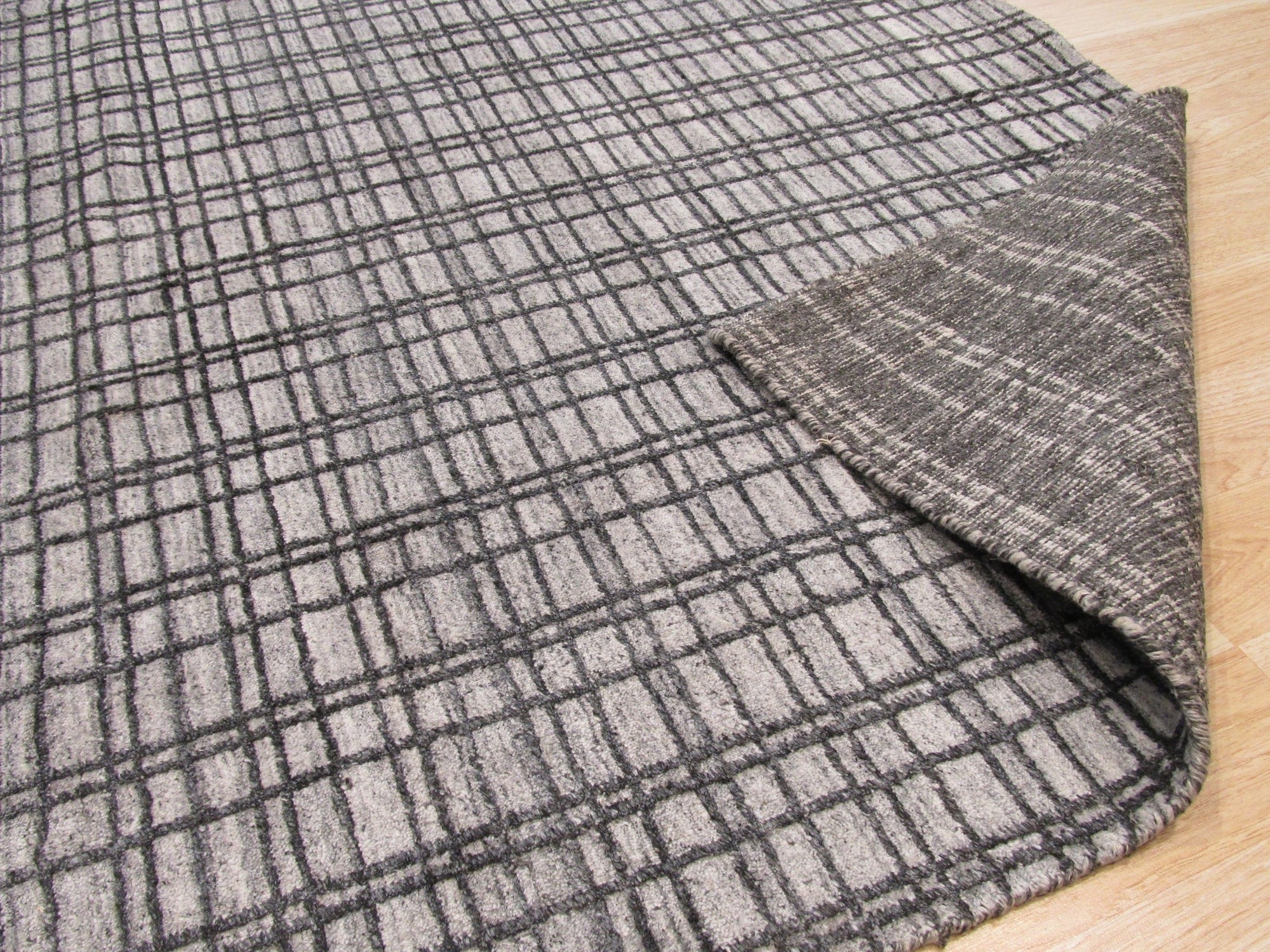 Silver Grid Hand-Tufted Bamboo Silk Rug