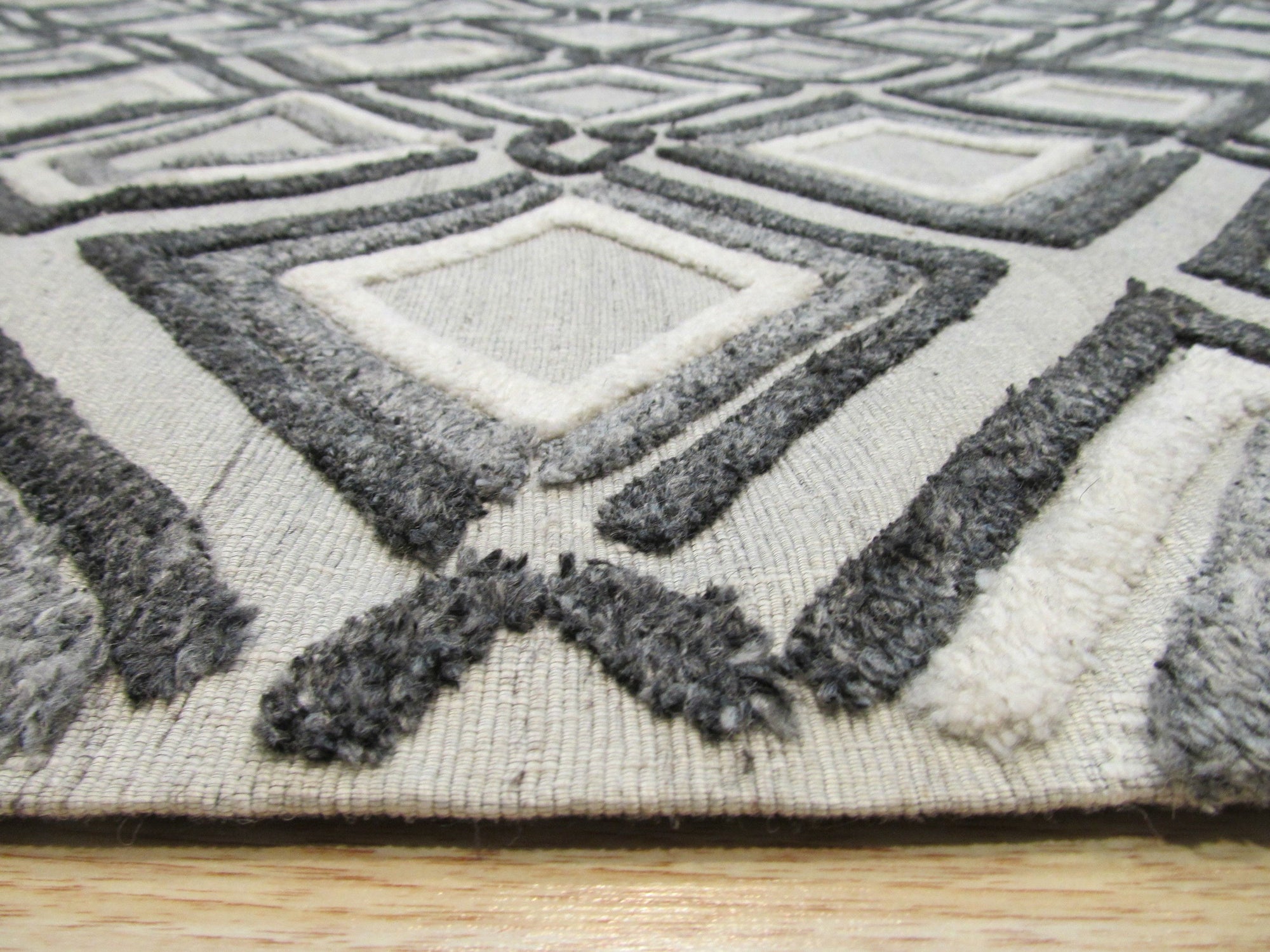 Geometric Slate Hand-Tufted Wool Rug