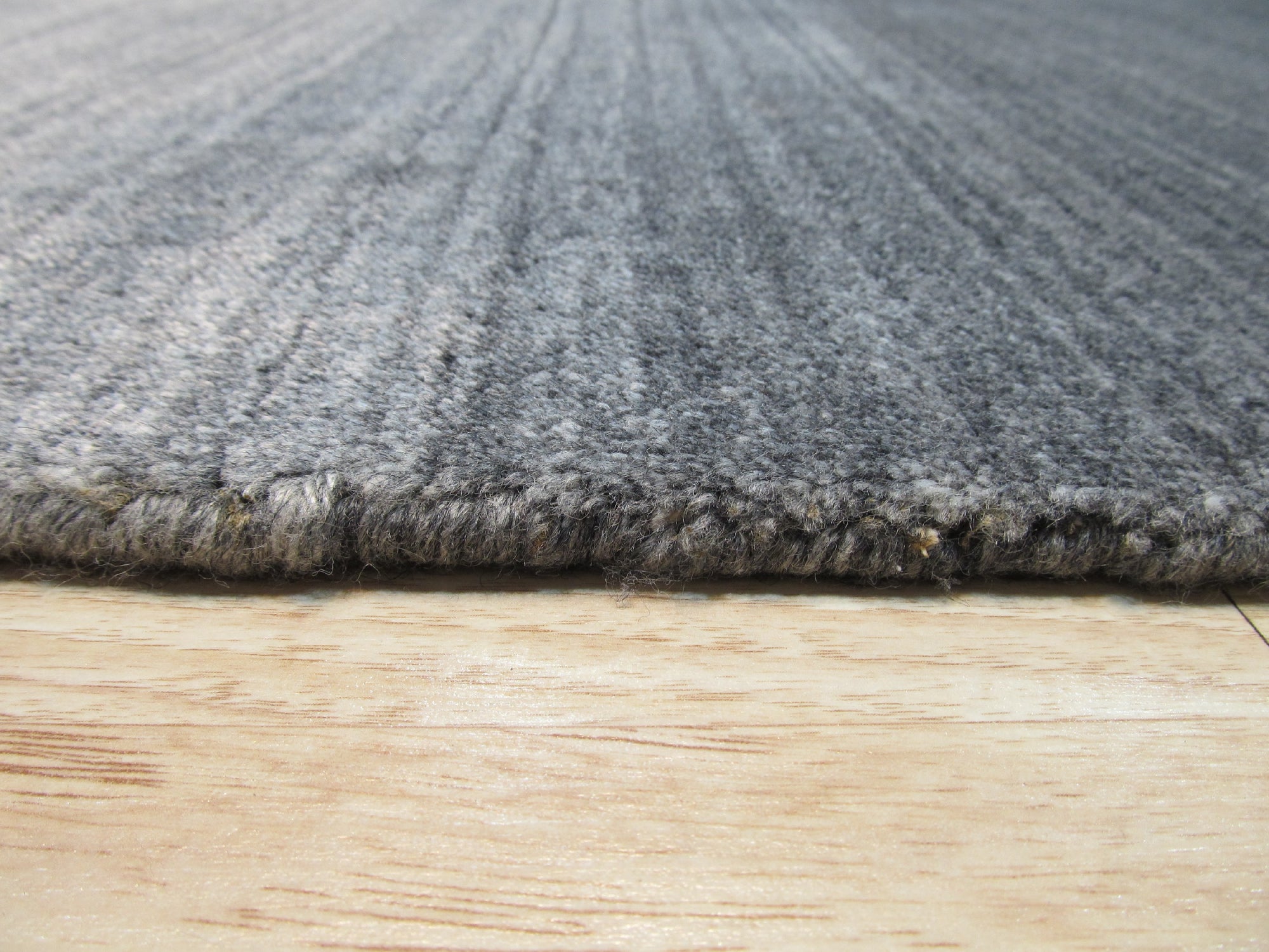 Marylou Handmade Gray Area Rug
