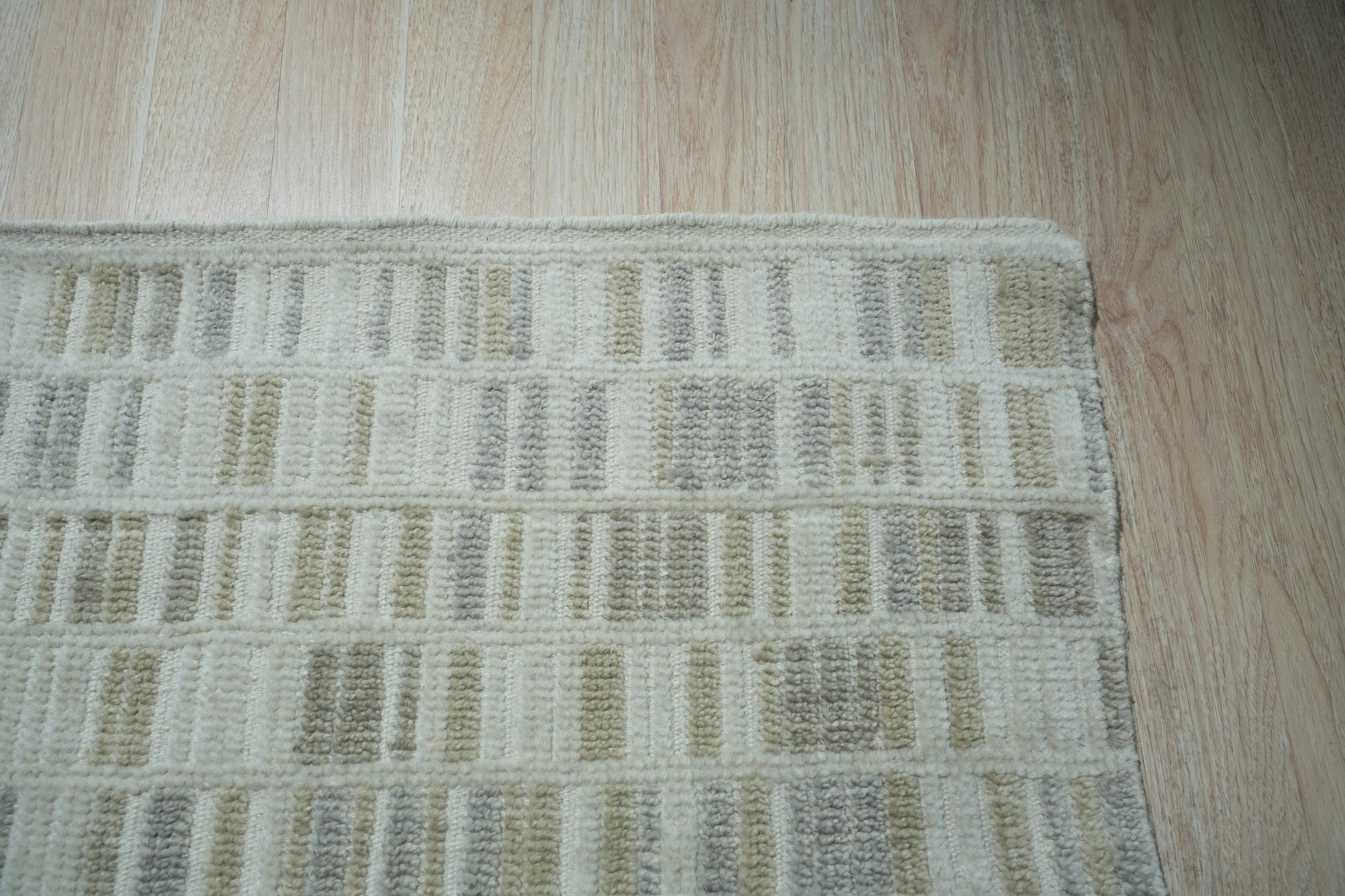 Ivory Mosaic Handmade Wool Rug