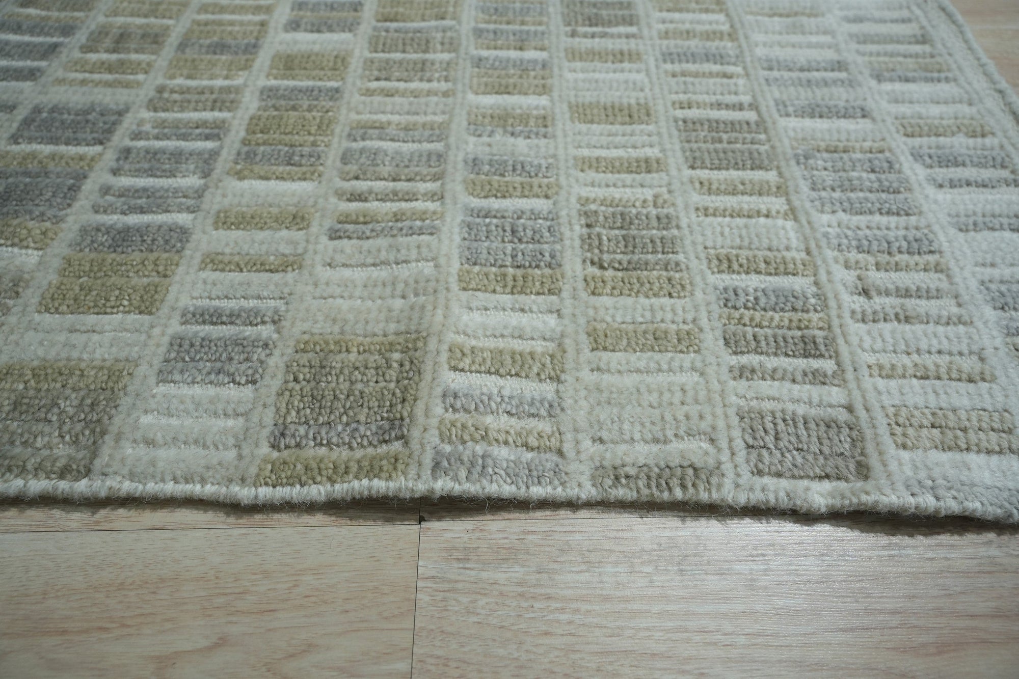 Ivory Mosaic Handmade Wool Rug