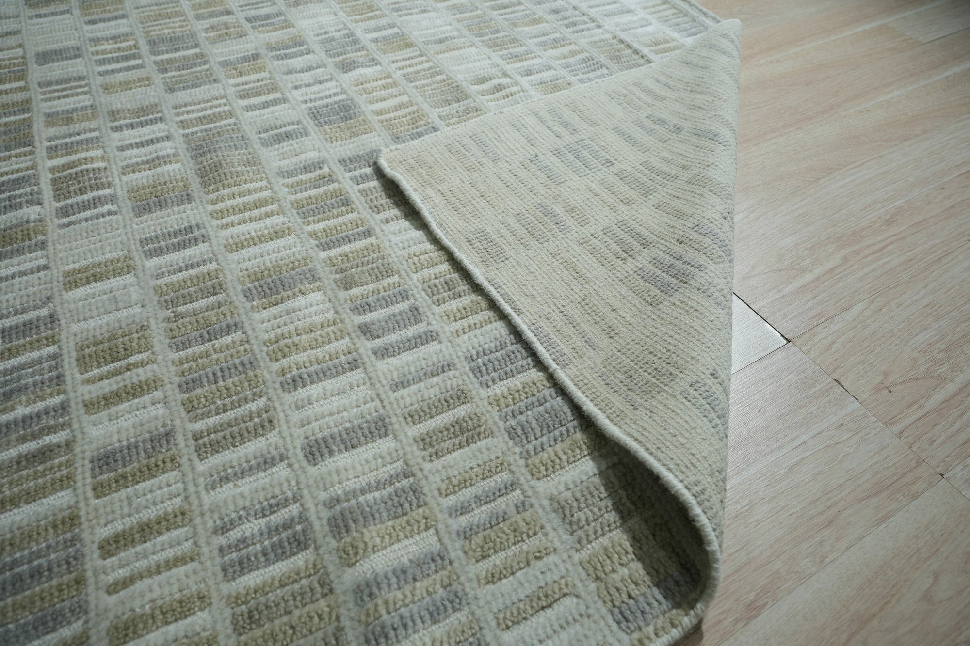 Ivory Mosaic Handmade Wool Rug