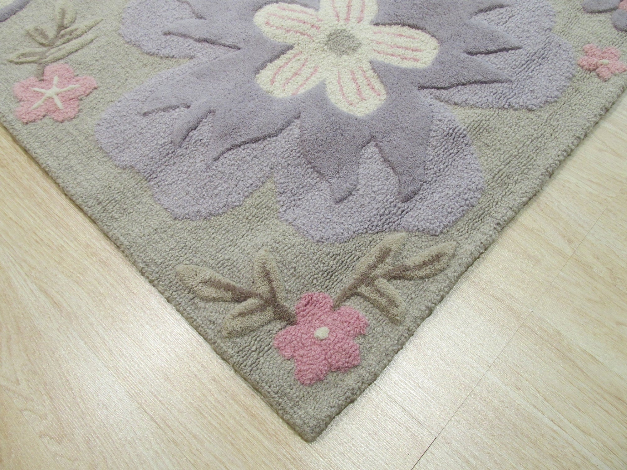 Butterfly Garden Hand-Tufted Wool Rug