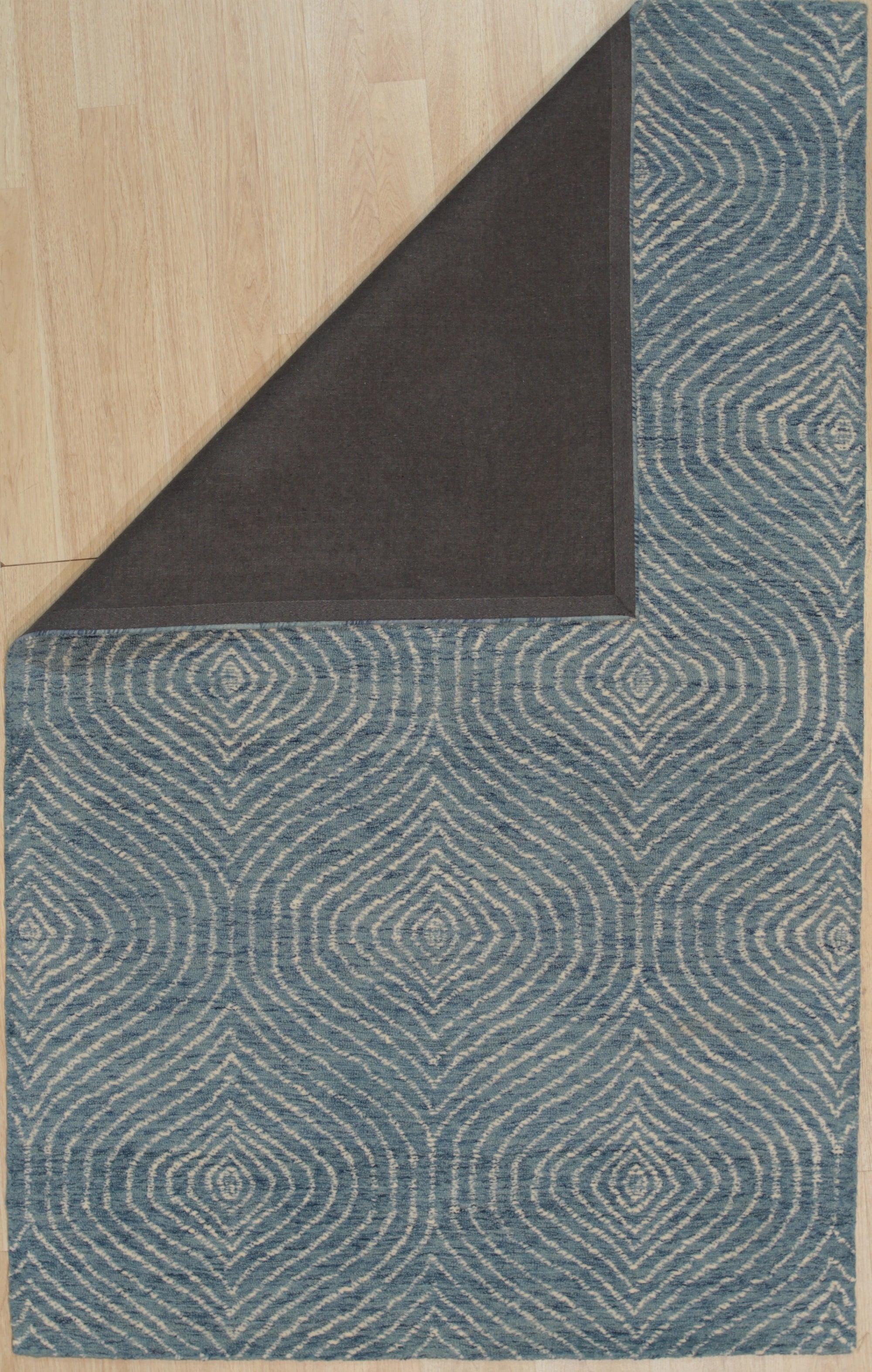 Blue Blossom Radiance Hand-Tufted Wool Rug