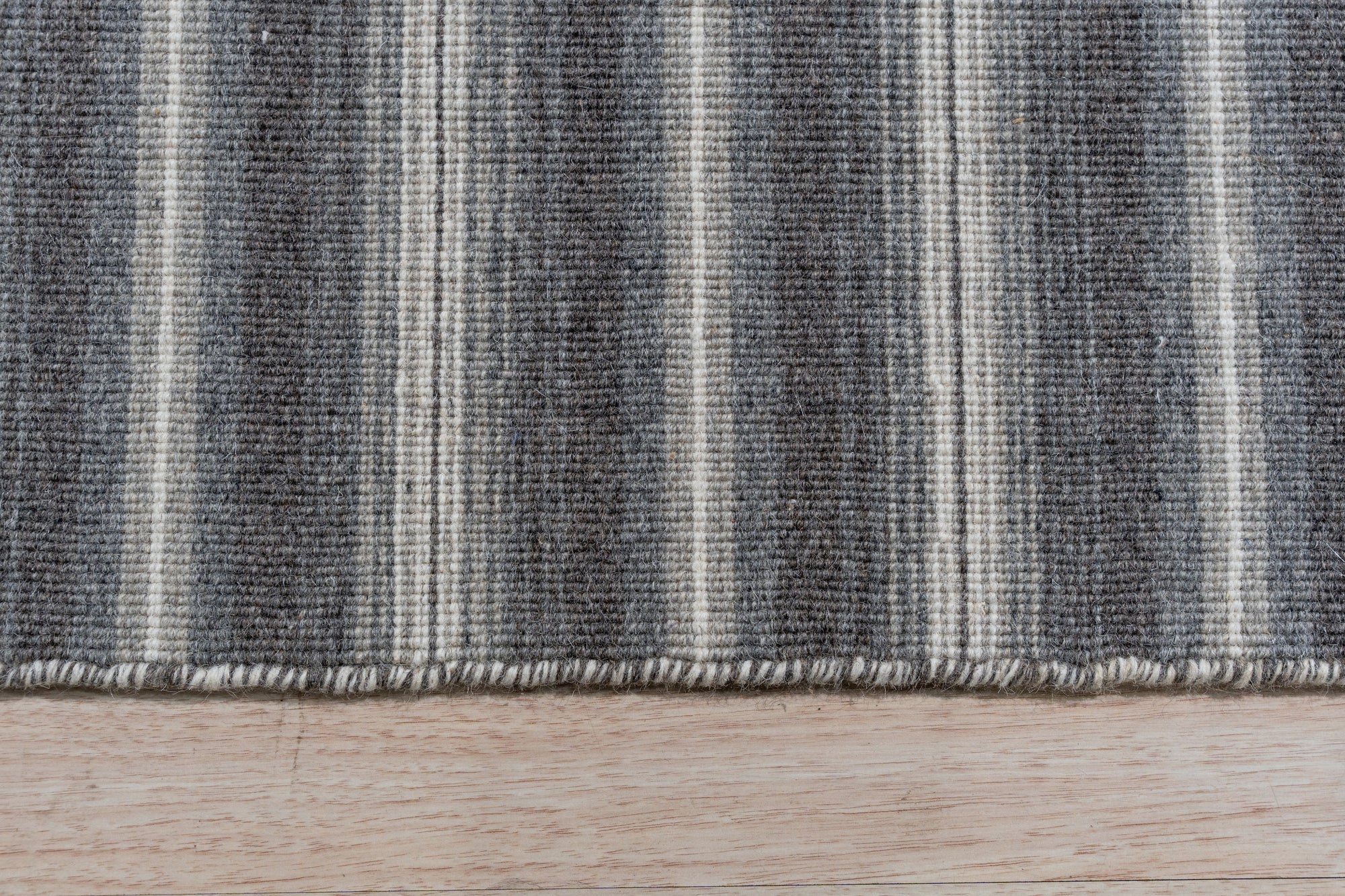 Lush Timeless Gray Flatweave Wool Rug