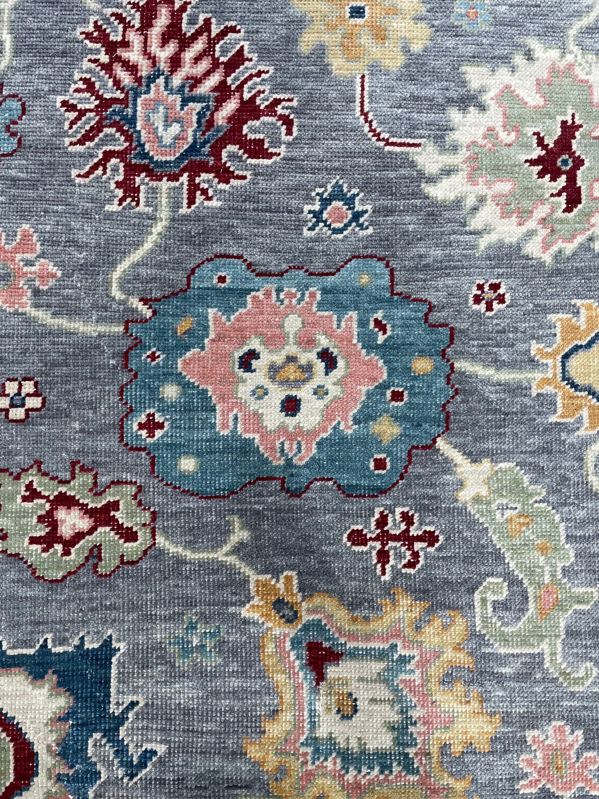 Lyra Hand-Knotted Mahal Rug