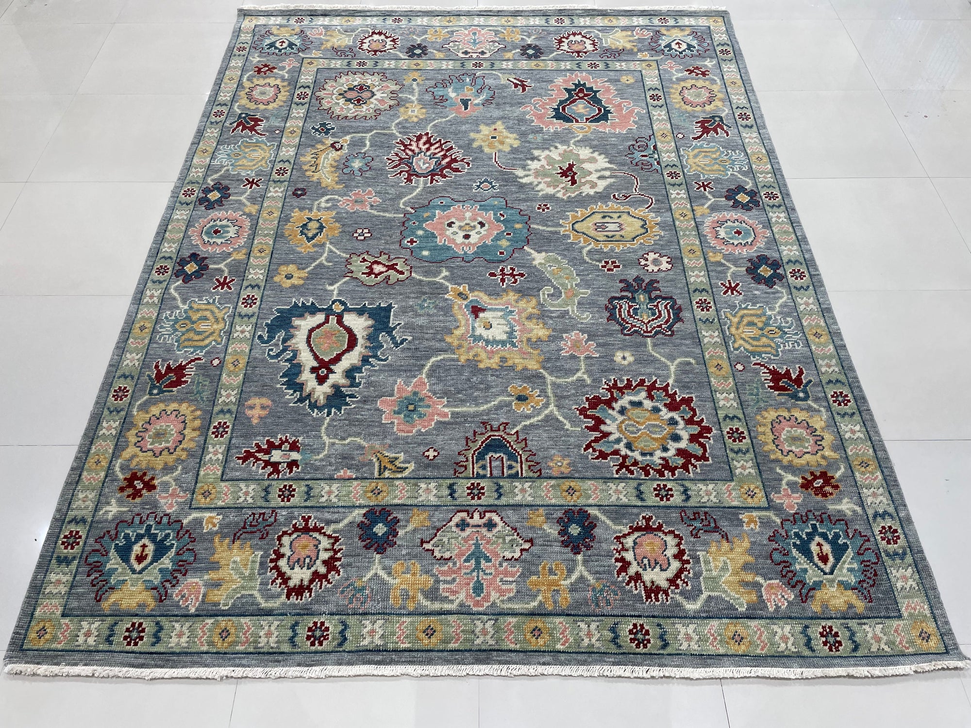 Lyra Hand-Knotted Mahal Rug