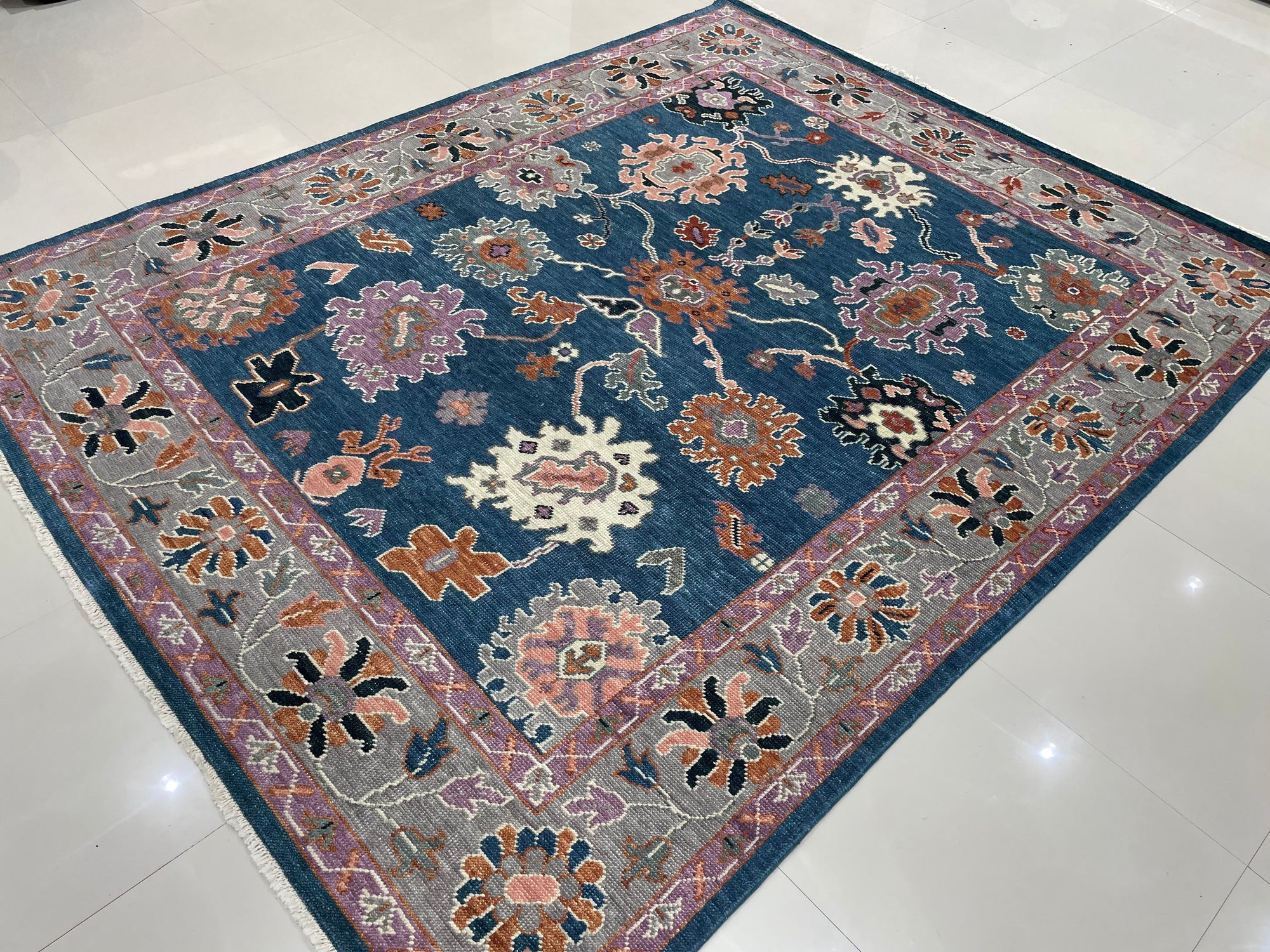 Mahal Splendor Handmade Wool Rug