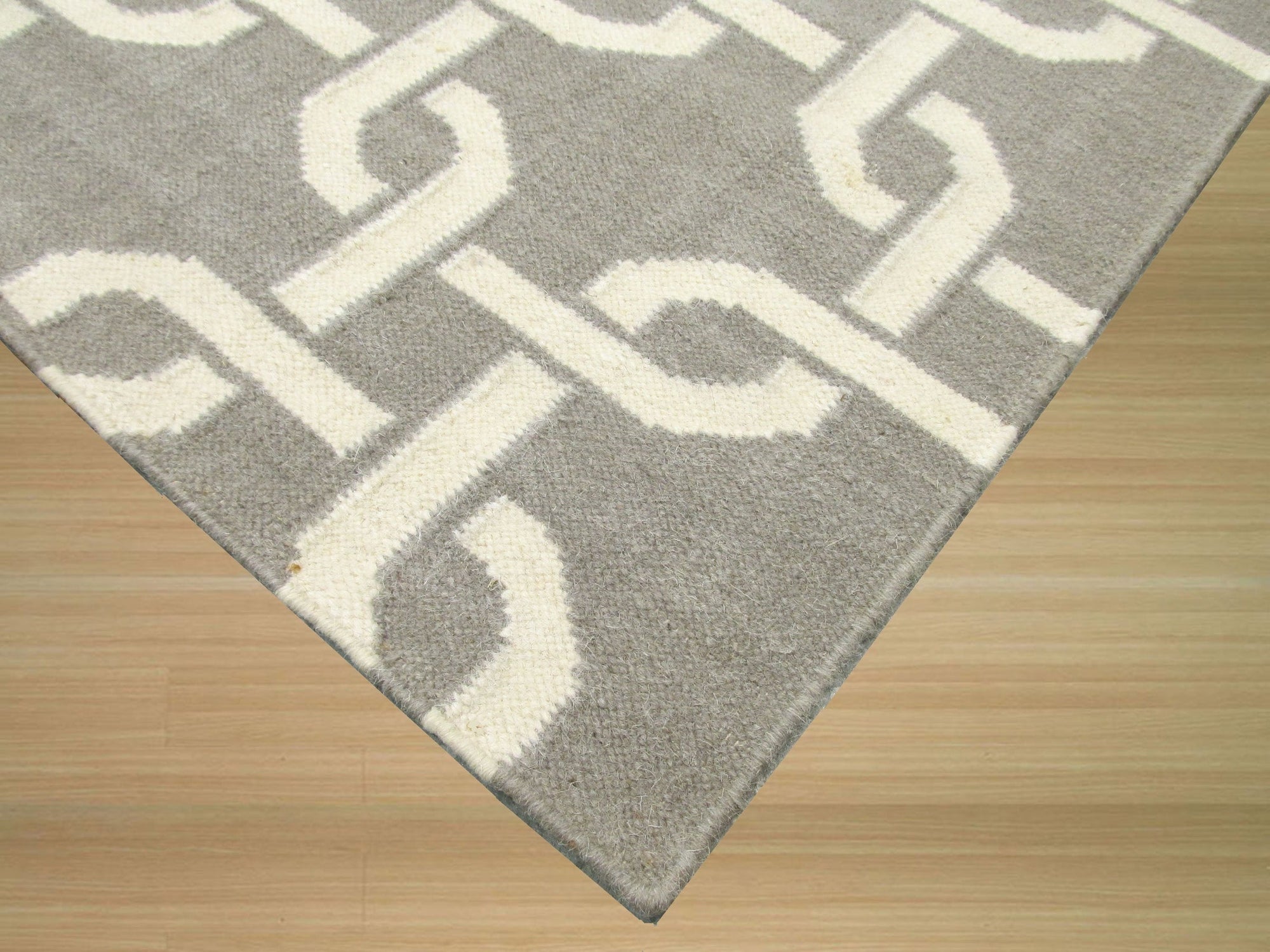 Grey Transitional Geometric Links Dhurrie Rug